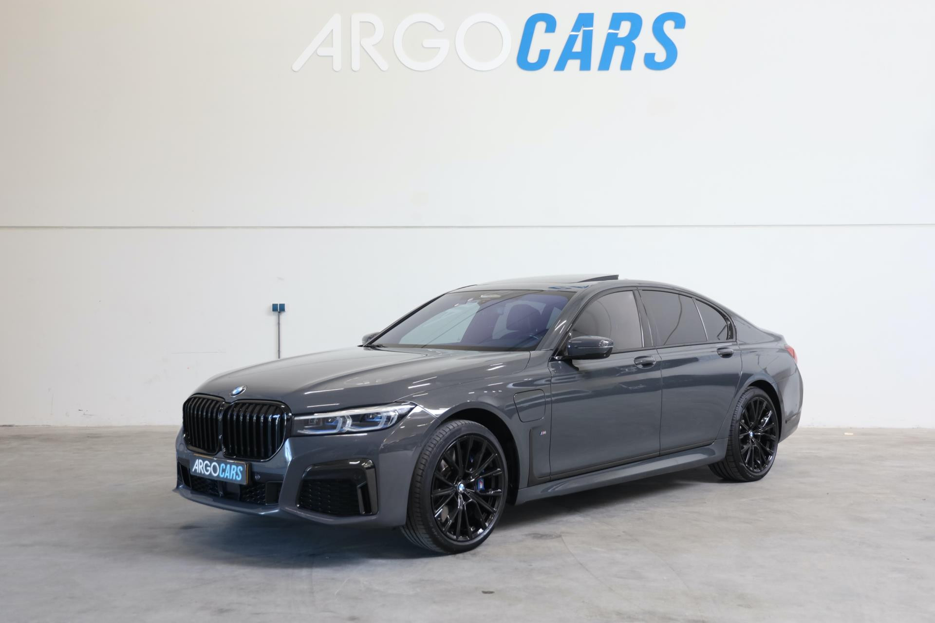 BMW 7 Serie 745e M-SPORT Carbon/Laser/Dak/ACC/Massage/360/B&W/20″ FULL OPTIONS LEASE / INRUIL MOGELIJK