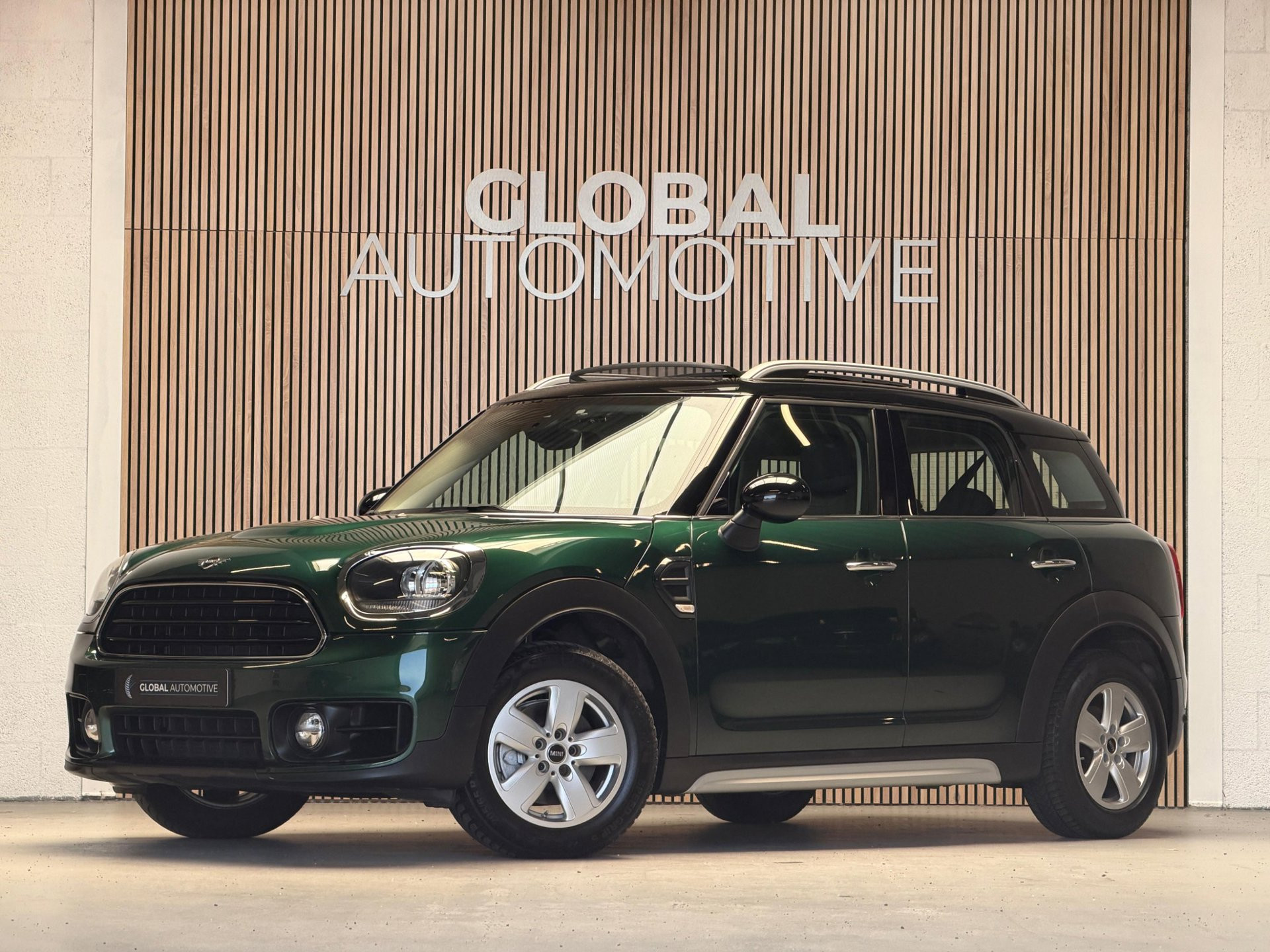 MINI Countryman 1.5 Cooper – PANORAMADAK – SPORTSTOELEN – NAVI – CAMERA