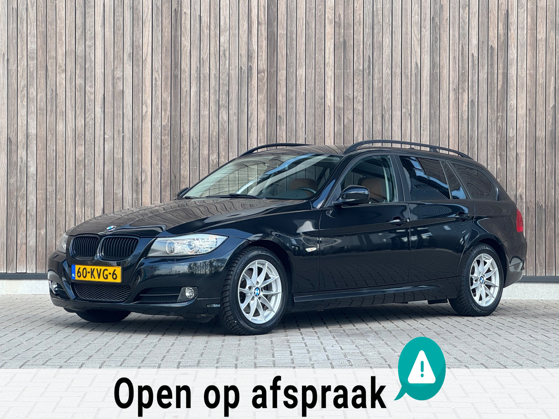 BMW 3 Serie Touring 318i Business Line Style |LEES TEKST|