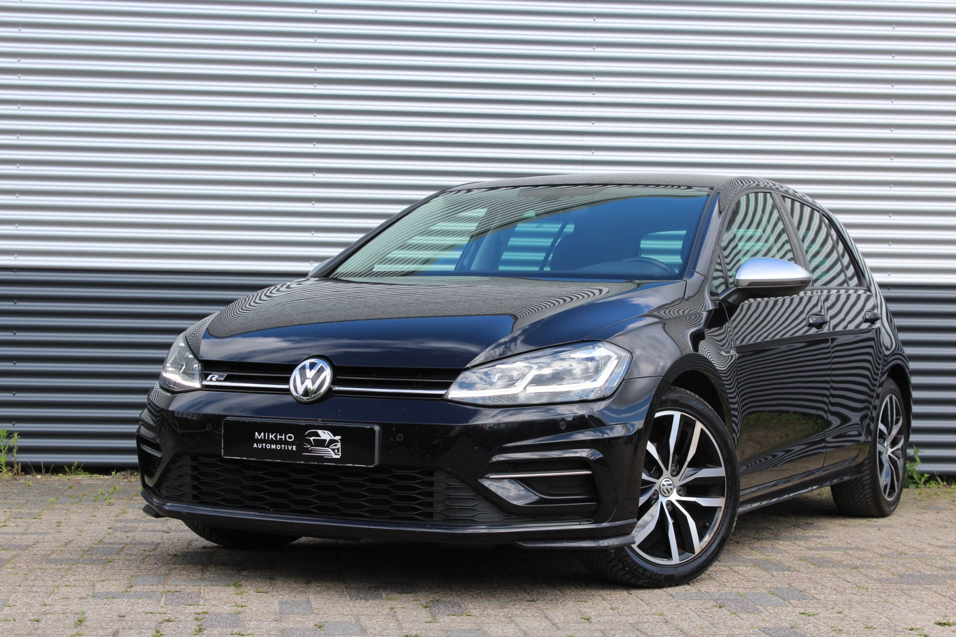 Volkswagen Golf 1.0 TSI R-Line | Virtual dashboard | LED Licht | Sfeerverlichting | Adaptive cruise control |