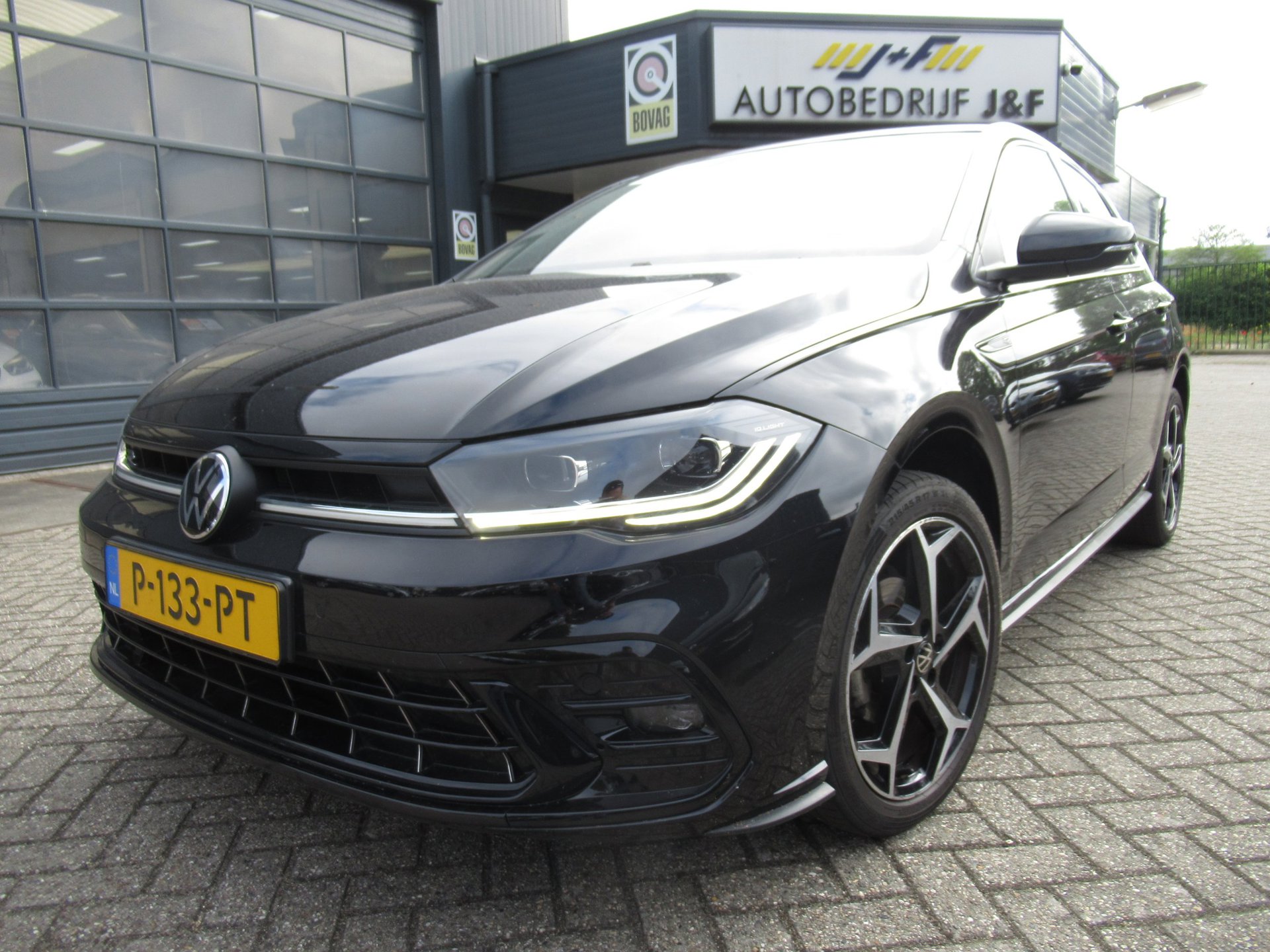 Volkswagen Polo 1.0 TSI R-Line Business / 1e EIG / NAV / Carplay / Virtual / Stoelverwarming