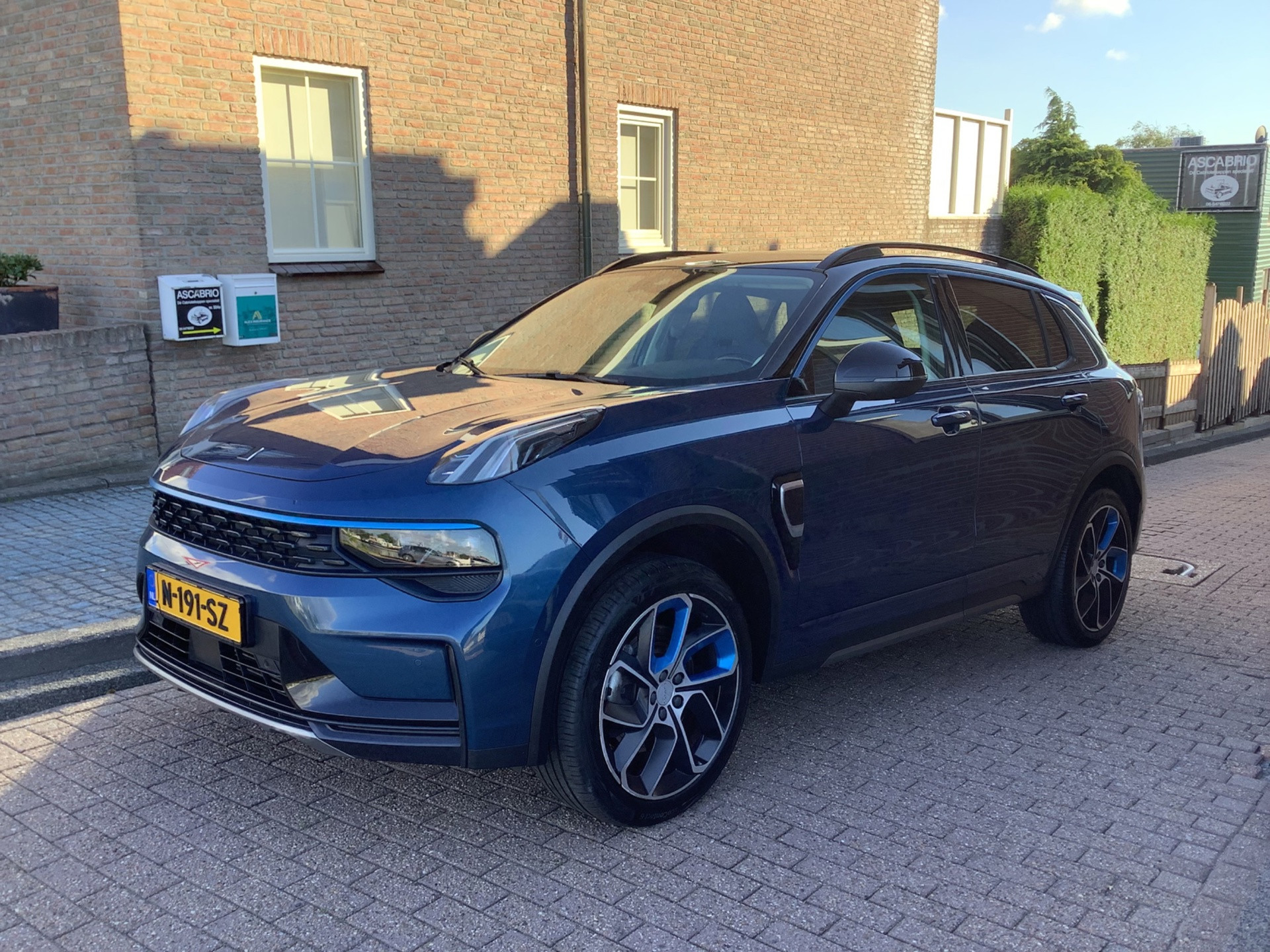 Lynk & Co 01 1.5 plug-in hybride zeer netjes