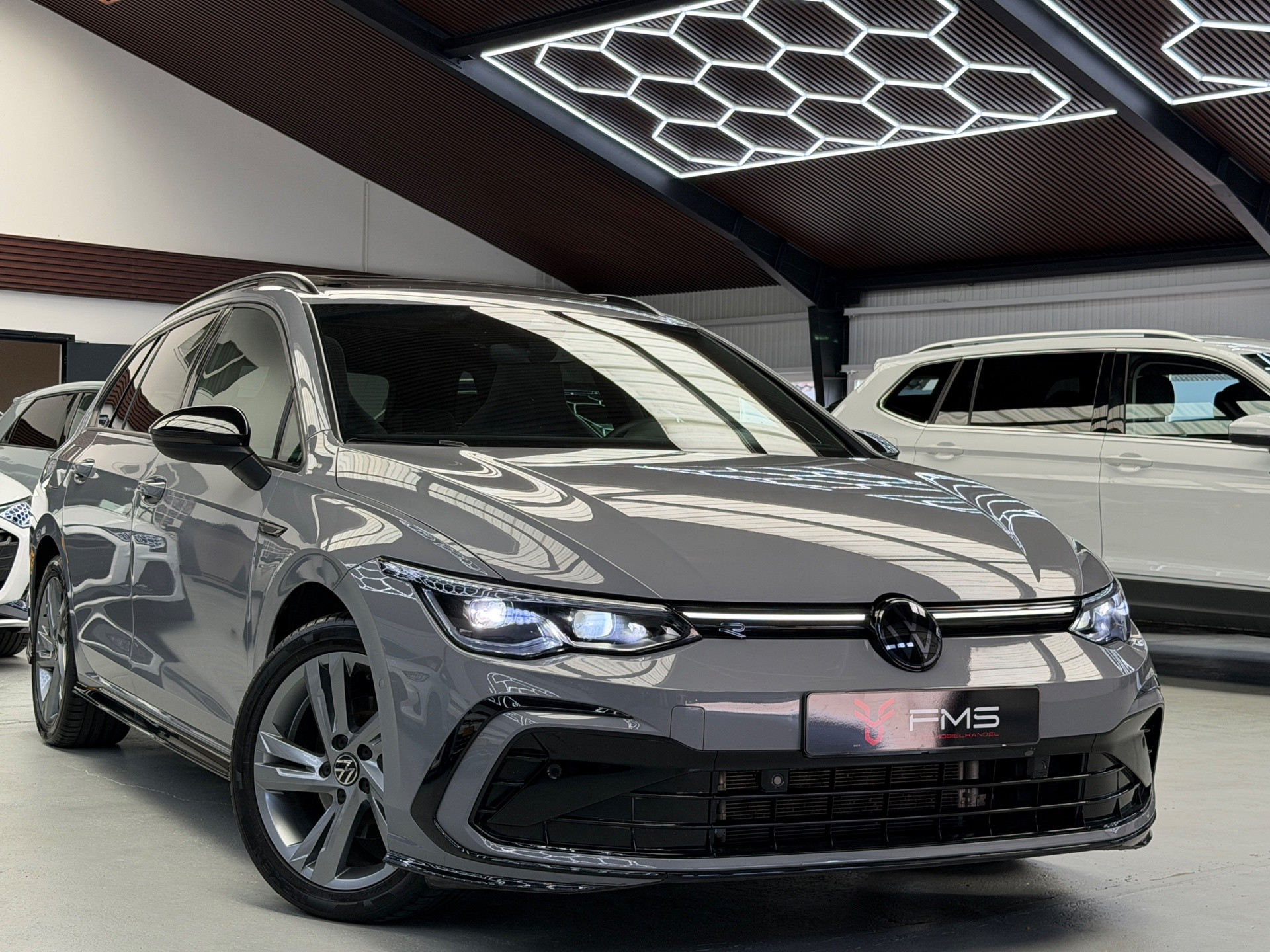 Volkswagen Golf Variant 1.5 eTSI 3x R-Line CarPlay Panorama Camera