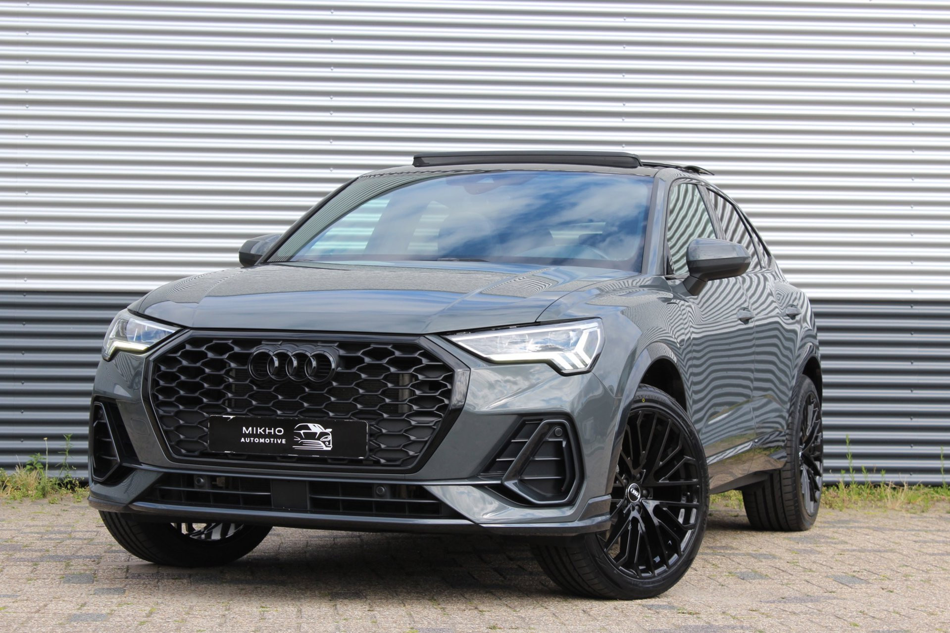 Audi Q3 Sportback 45 TFSI e S-Line | Panoramadak | Nano grijs | Sfeerverlichting | Keyless | Trekhaak | Dode hoek | apple carplay