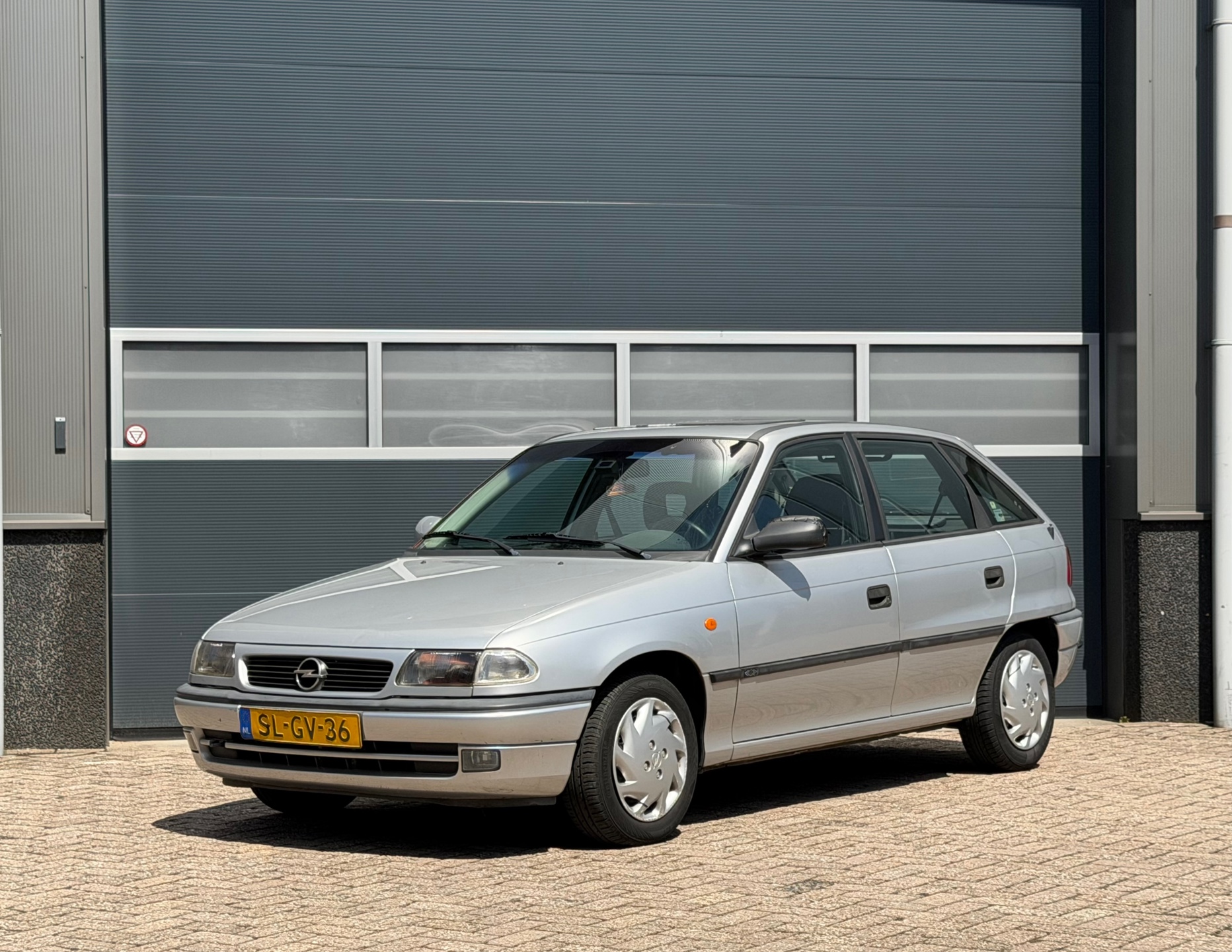 Opel Astra 1.6i Edition bj.1998 Invalide aanp|Apk 6-2027.