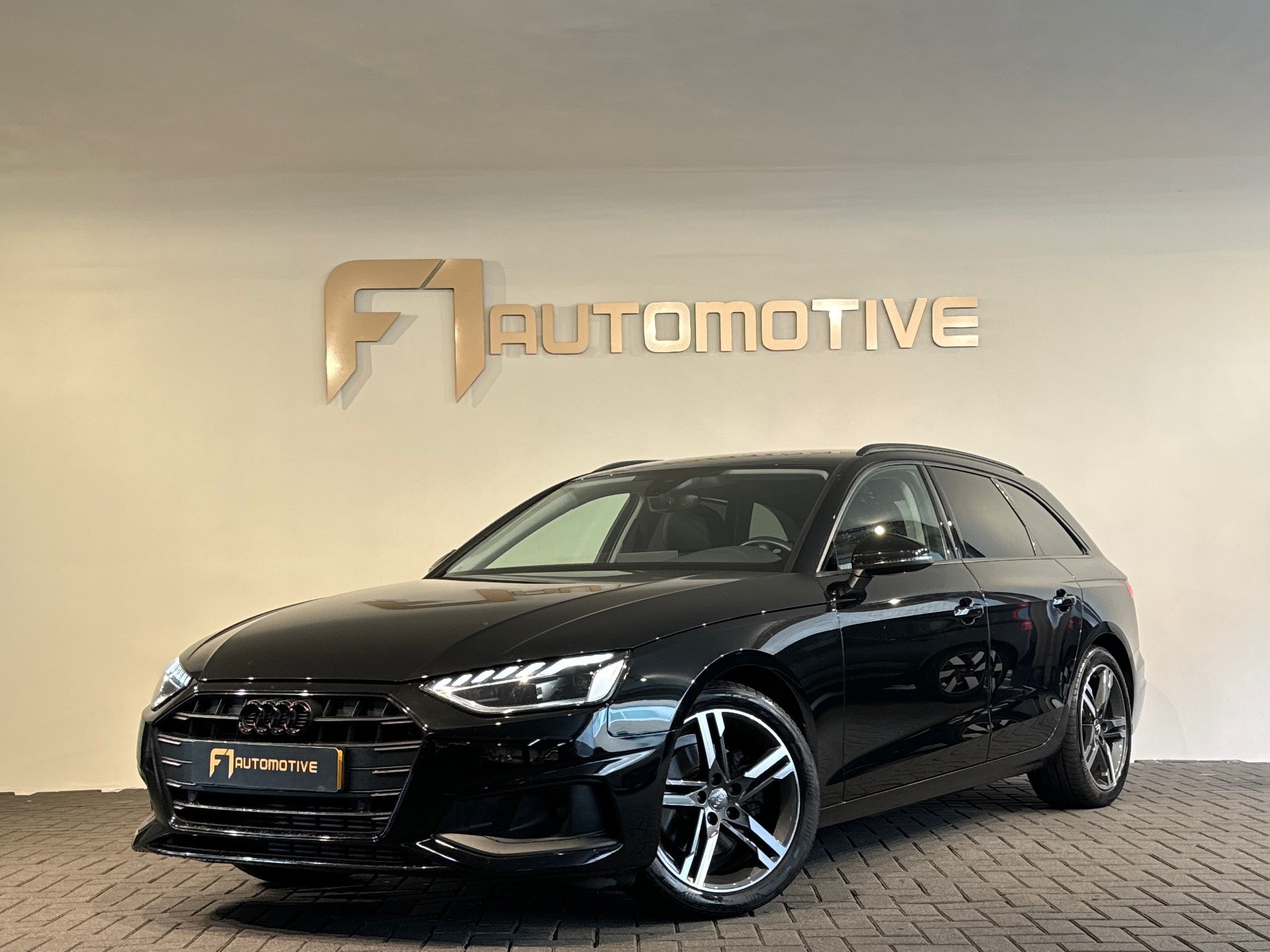 Audi A4 AVANT 35 TFSI Launch edition Sport Leer|Keyless|Carplay