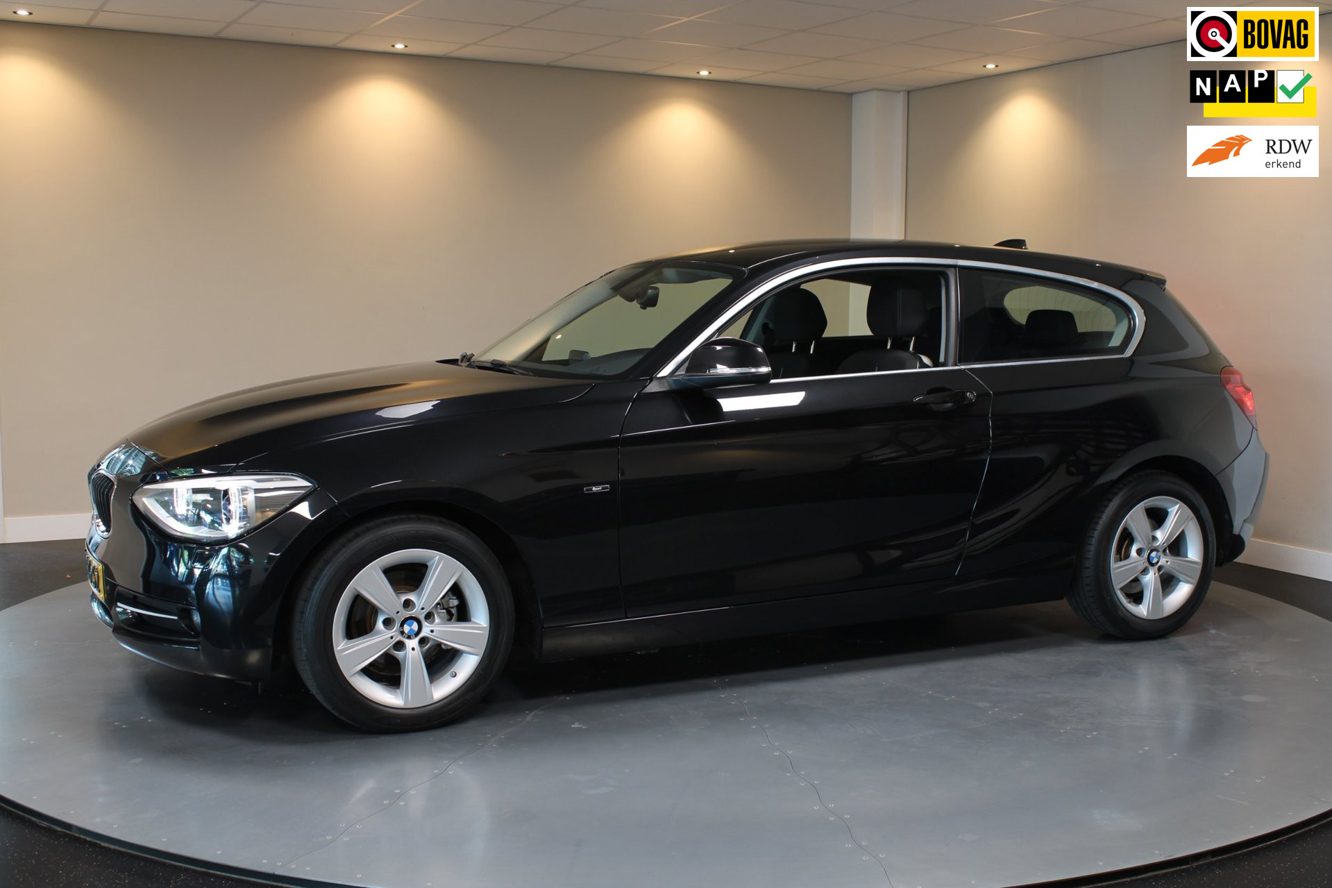 BMW 1-serie 114i EDE Corporate Lease Edition *2de Eigenaar/Dealer OH* Camera|Cruise|Navi|PDC|NAP