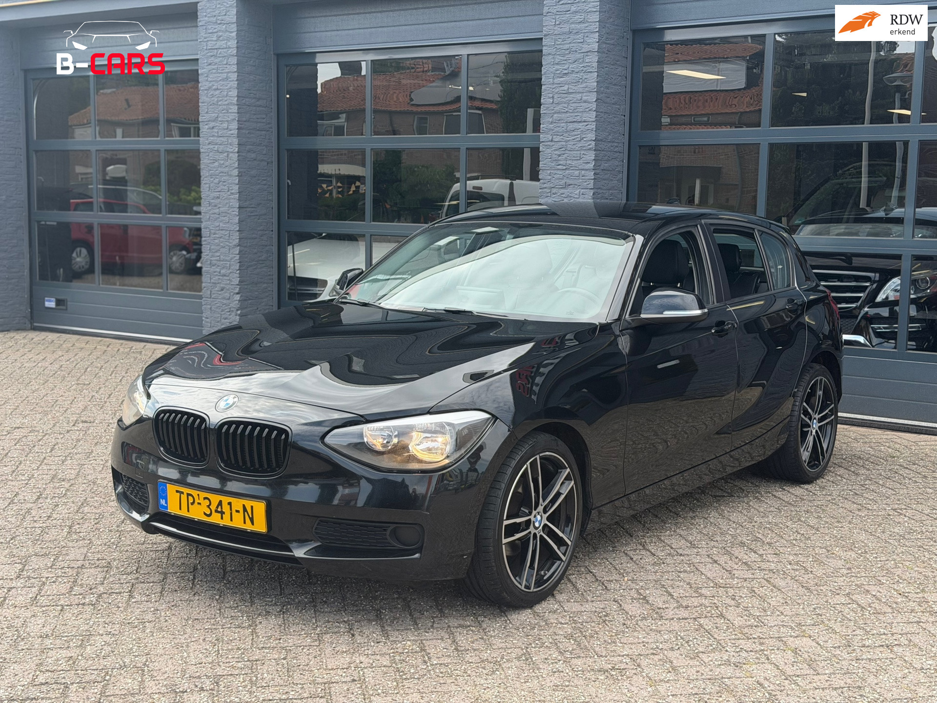 BMW 1-serie 116i Executive Leer|XlNavi|Stoelvw|Pdc|Sport|Nap