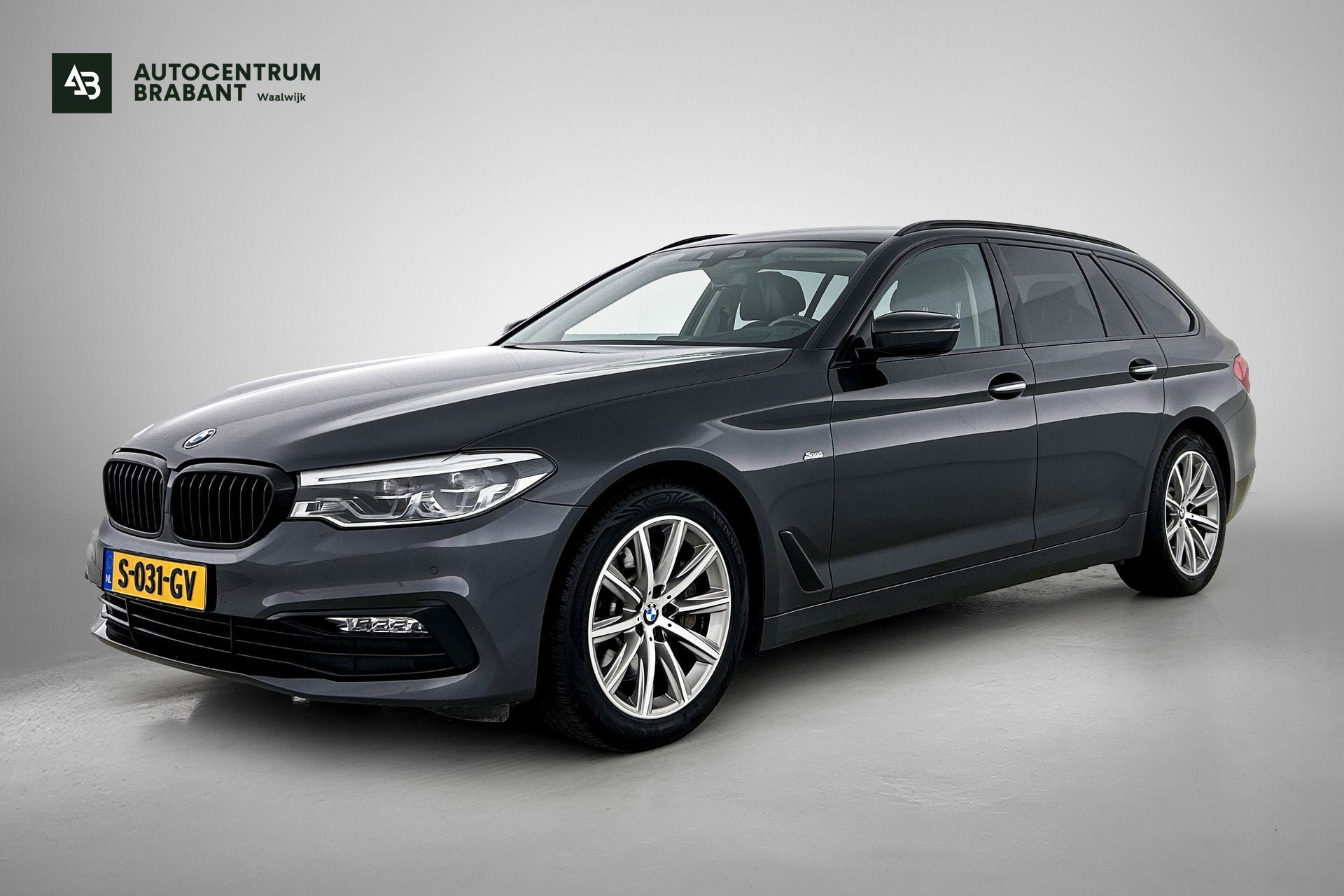 BMW 5 Serie Touring 530i High Executive (Goed OndH, Navi, Stoel Ver + Koel, Camera, Head-up, Comfort Stoelen, Etc)