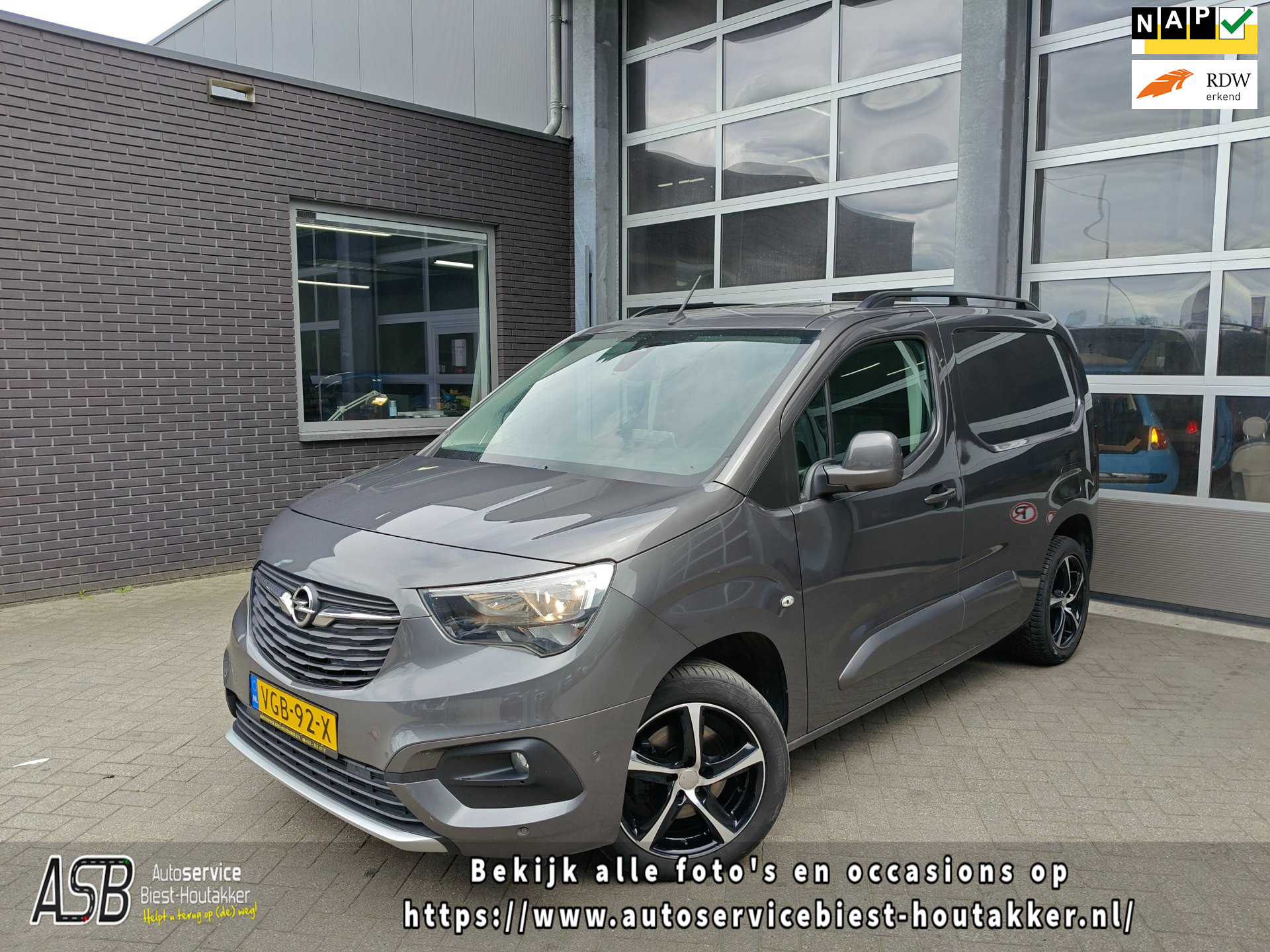 Opel Combo 1.5D L1H1 Innovation | Automaat | Carplay | Keyless | Trekhaak | Cruise | Airco | Sensoren V + A + Camera |MARGE PRIJS