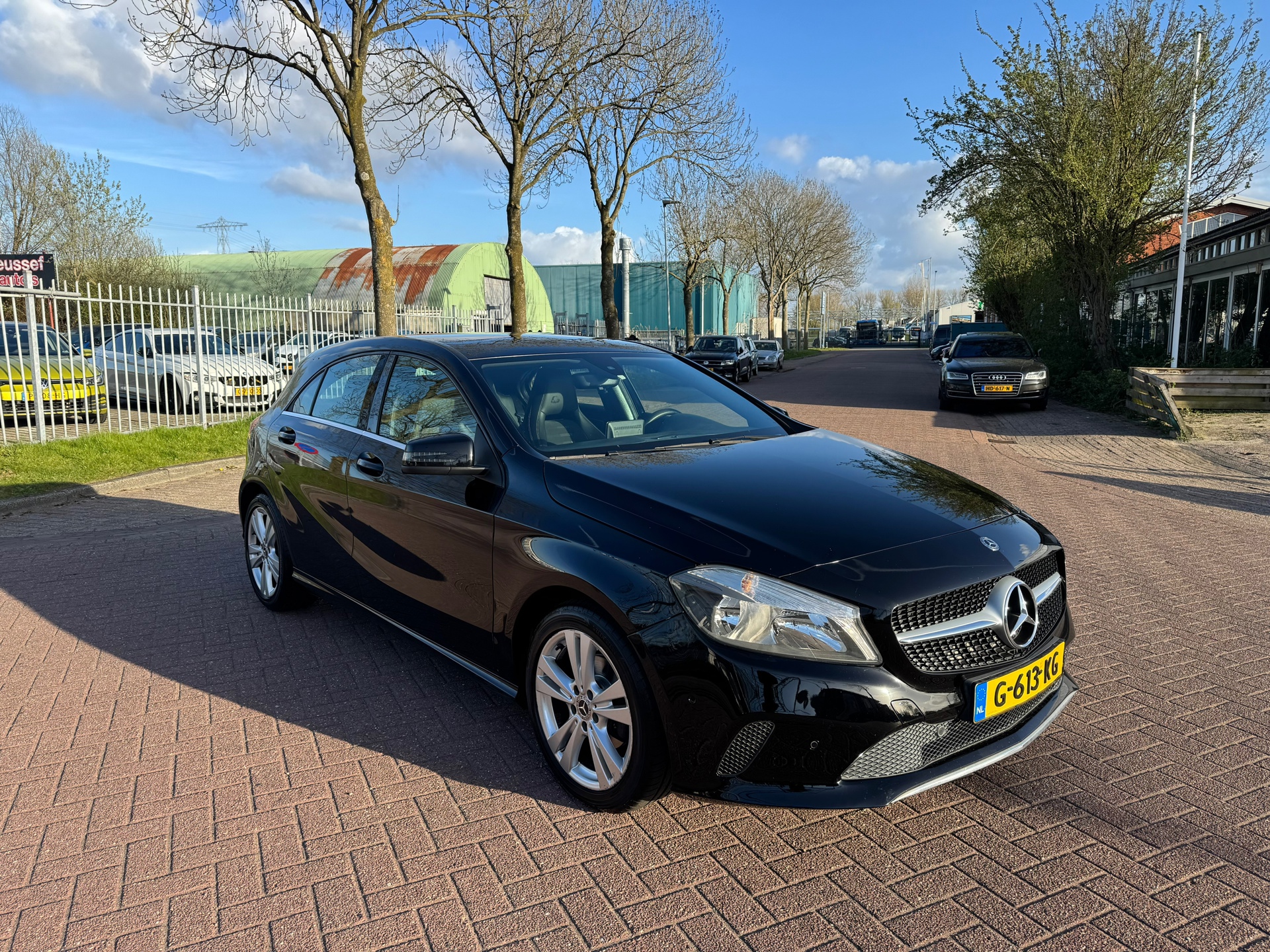 Mercedes-Benz A-Klasse 180 d Business Solution AMG