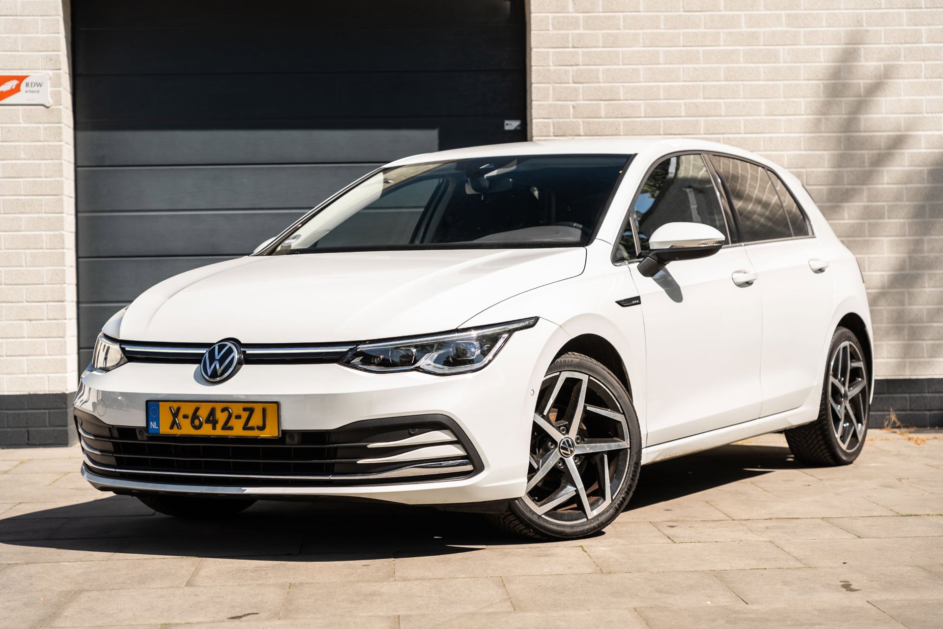 Volkswagen Golf 1.5 eTSI Style IQ Light | Camera | Massage | Memory