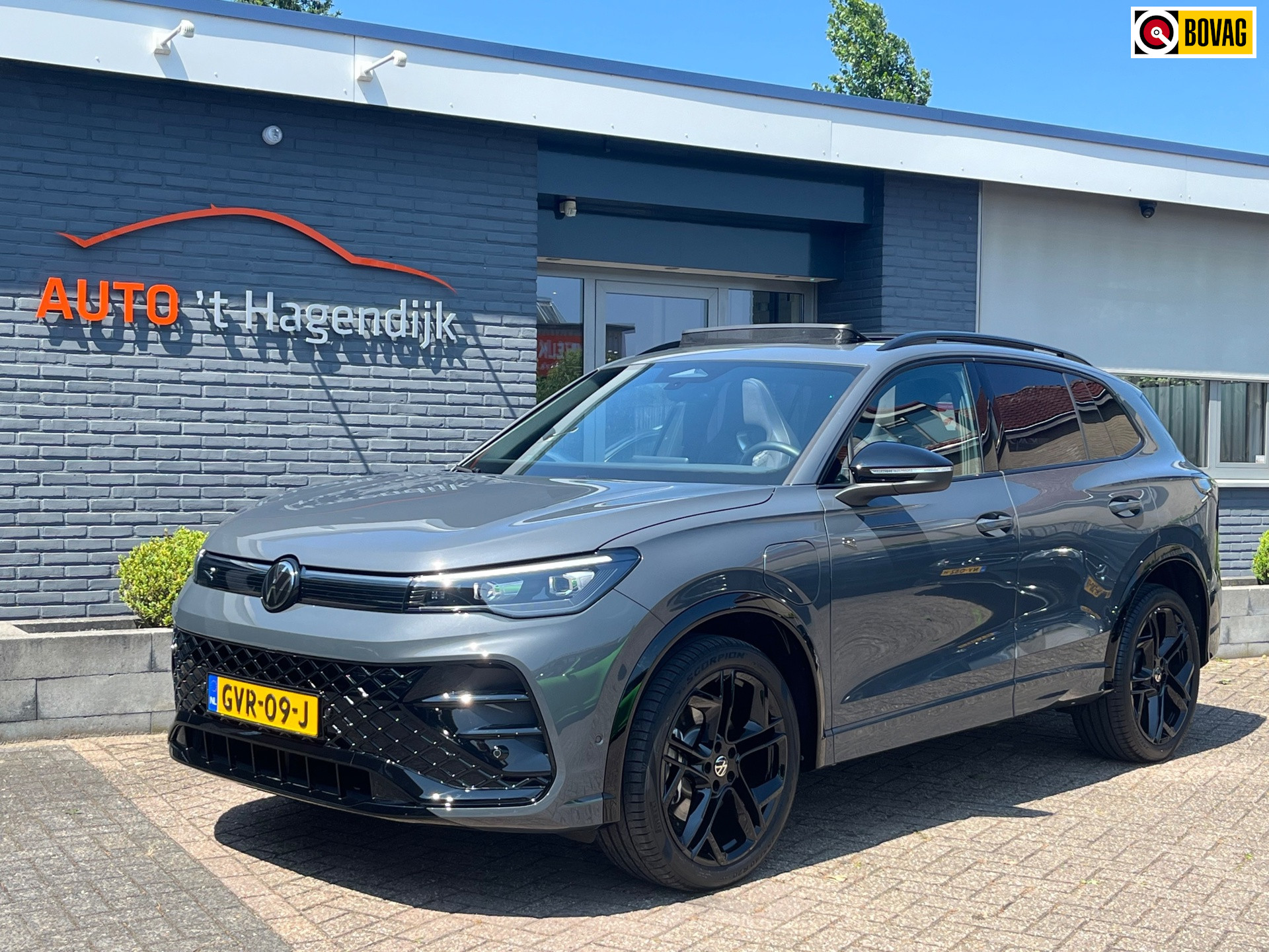 Volkswagen Tiguan 1.5 eHybrid R-Line pano trekh 1EIG 272PK NL-auto 20″