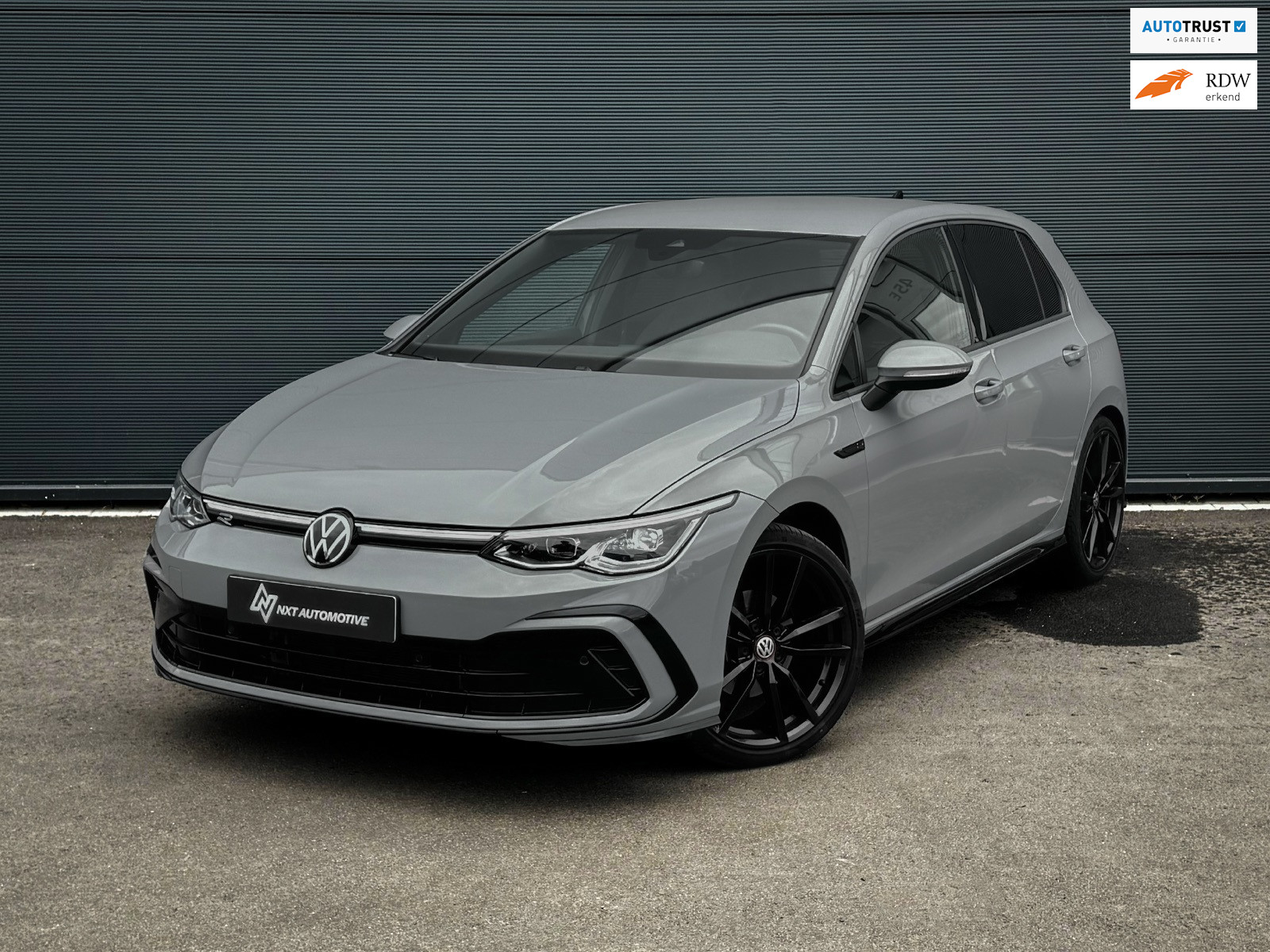 Volkswagen Golf 1.5 eTSI R-Line Business, IQ Lights, ACC Travel assist, Carplay, 19” Velgen