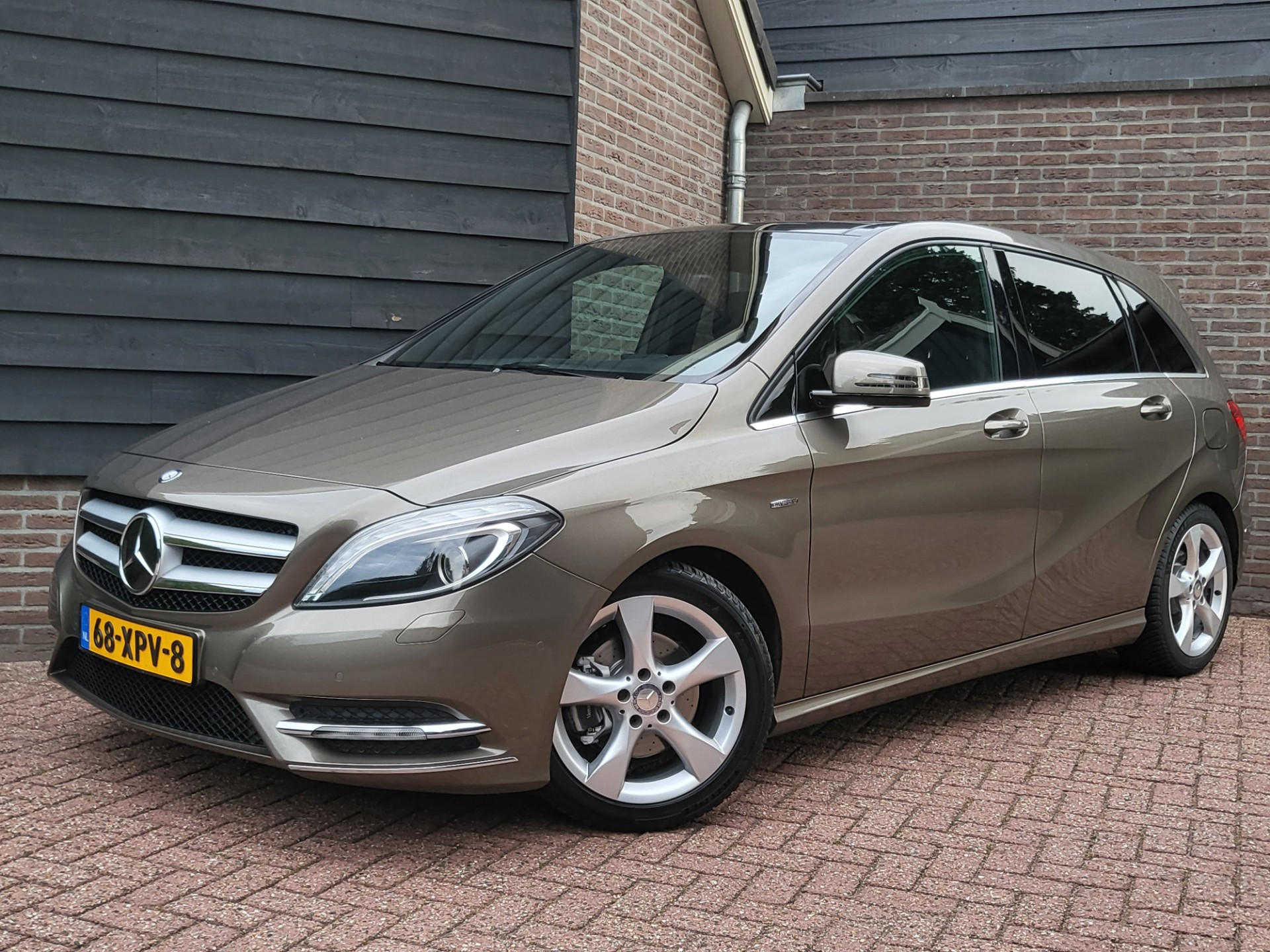 Mercedes-Benz B-Klasse 200 Ambition Aut. – 1e Eigenaar – Trekhaak – N.A.P.