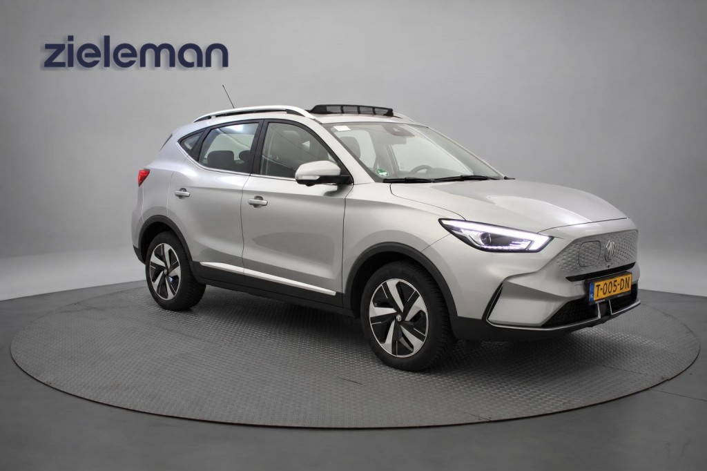 MG ZS Long Range Luxury 70 kWh – Panorama, Carplay, Camera, Leer, SOH 97,08%