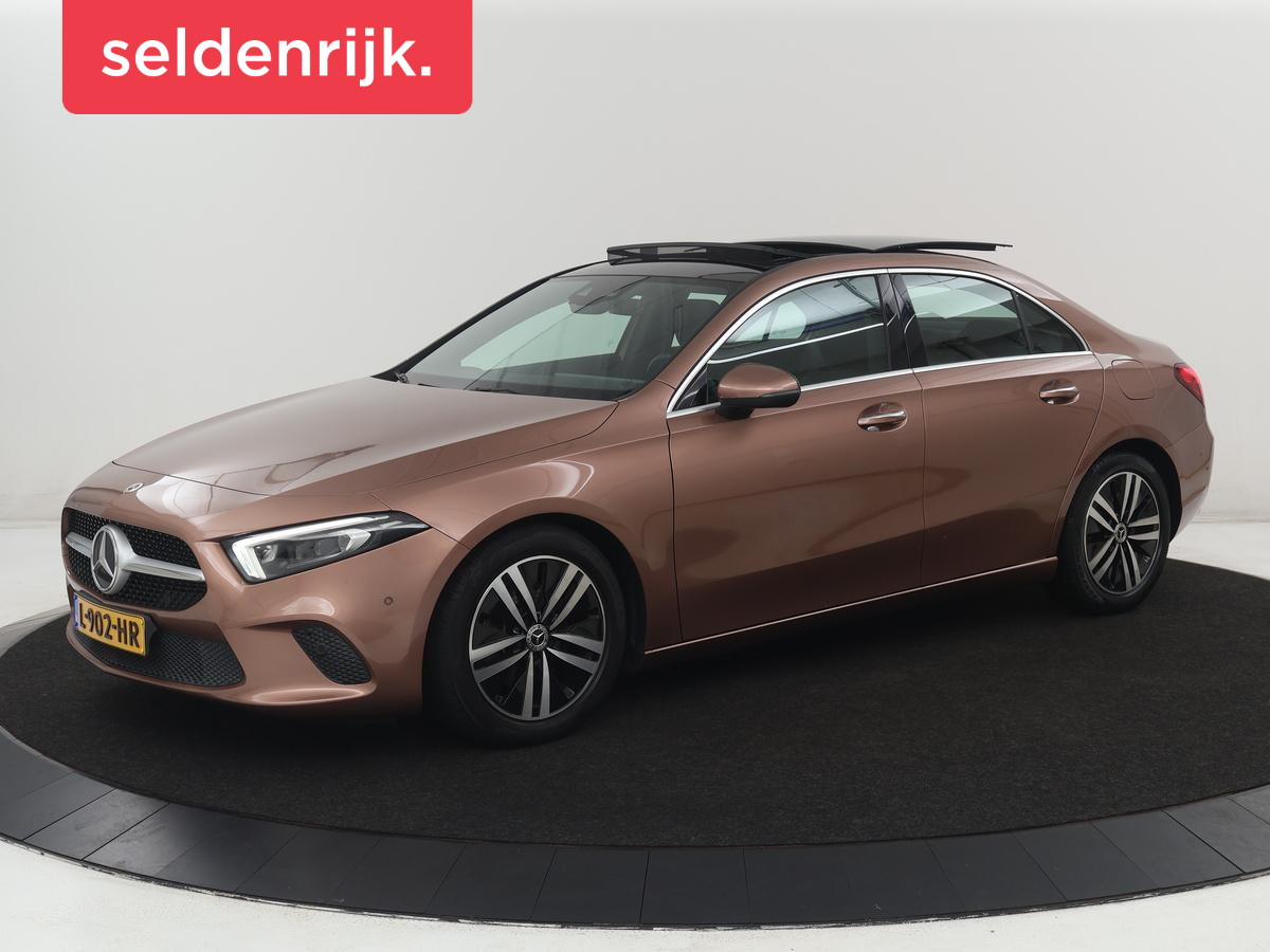 Mercedes-Benz A-Klasse 200 Business Solution Luxury | Trekhaak | Panoramadak | Leder | Memory |