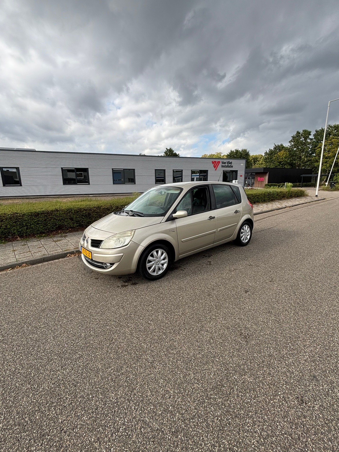 Renault Scénic 2.0-16V AUTOMAAT ” APK tot 15-09-2026 “