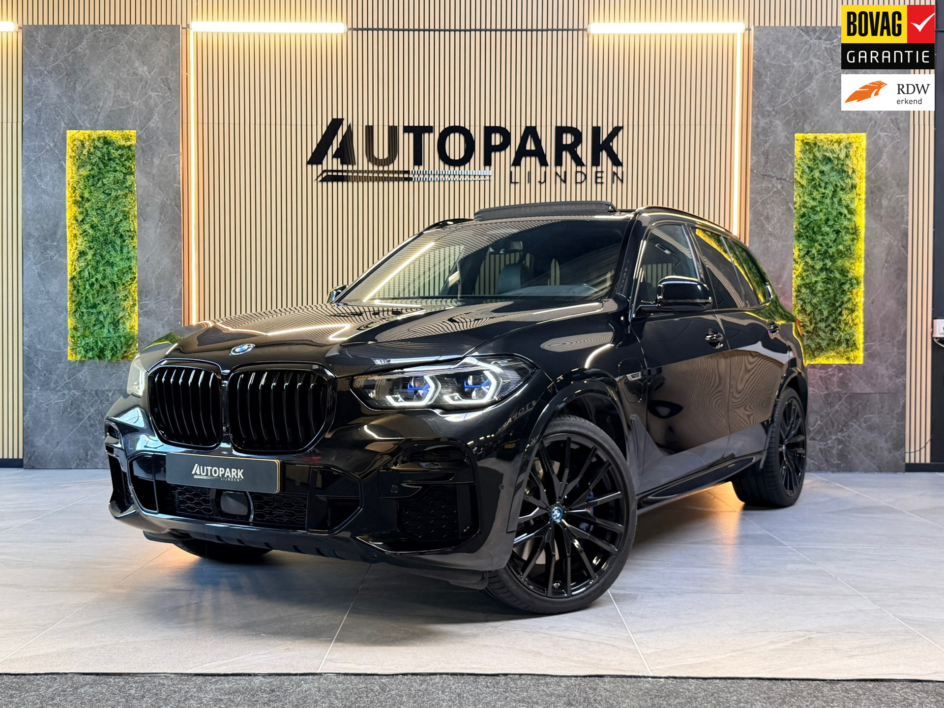 BMW X5 XDrive45e High Executive M-SPORT|PANO|HuD|SKY LOUNGE|360CAM|ACHTERASBESTURING|SFEERVERLICHTING|22INCH|394PK|BOMVOL!