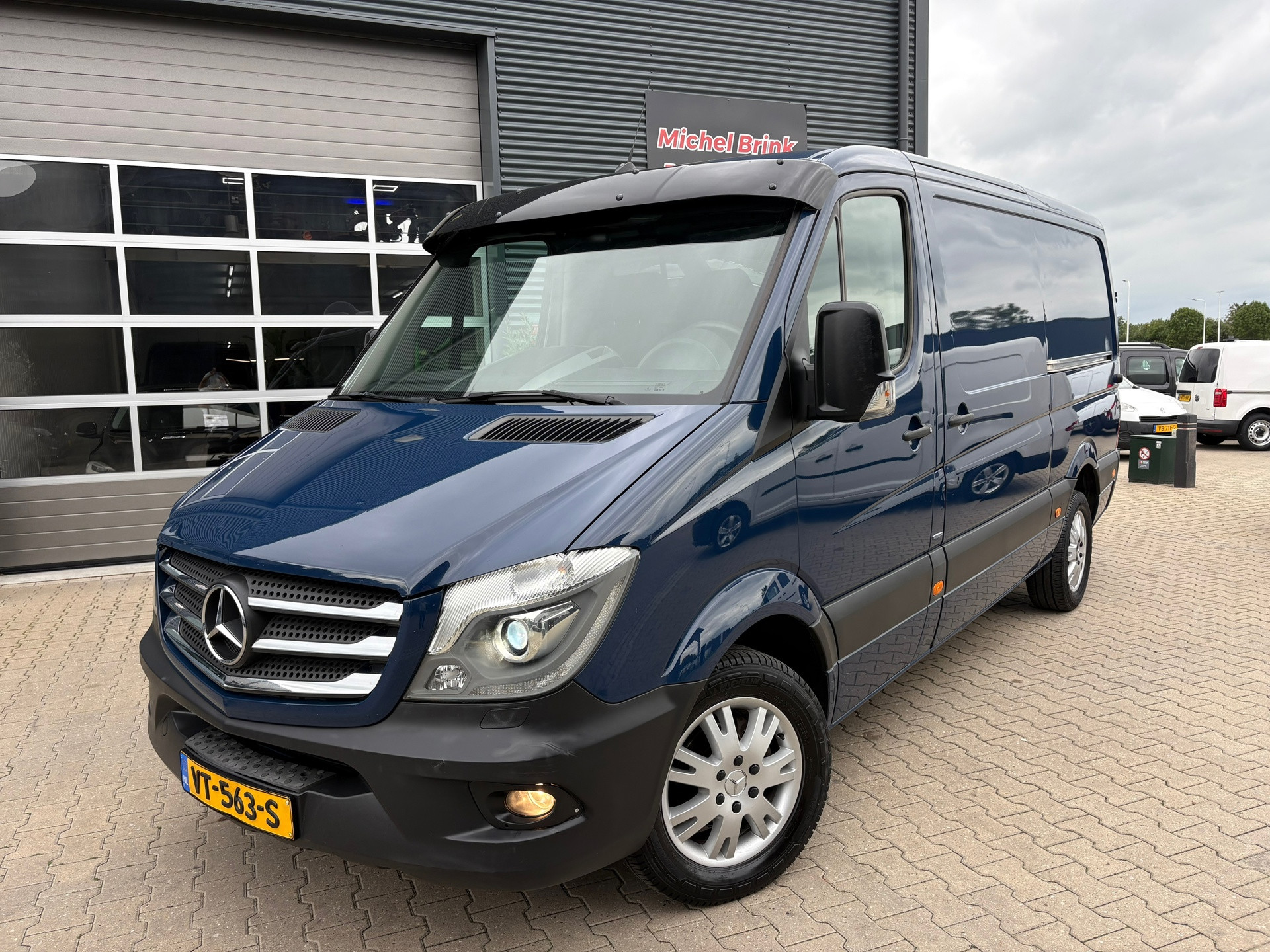 Mercedes-Benz Sprinter 319 3.0 V6 L2H1 /2 Schuifdeuren Euro 6