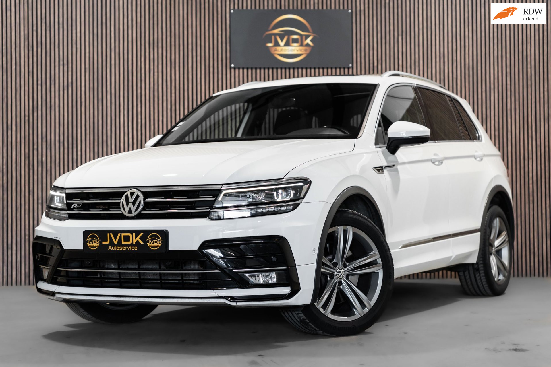 Volkswagen Tiguan 2.0 TSI 4Motion R-Line DSG PANO LED CAMERA LEDER FULL