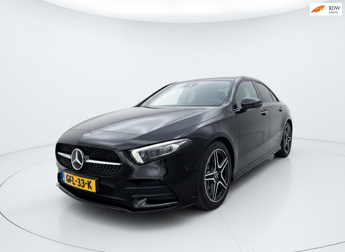 Mercedes-Benz A-Klasse 250 4MATIC AMG Premium Plus | Pano | Camera | Keyless | Sfeerverlichting | Burmester