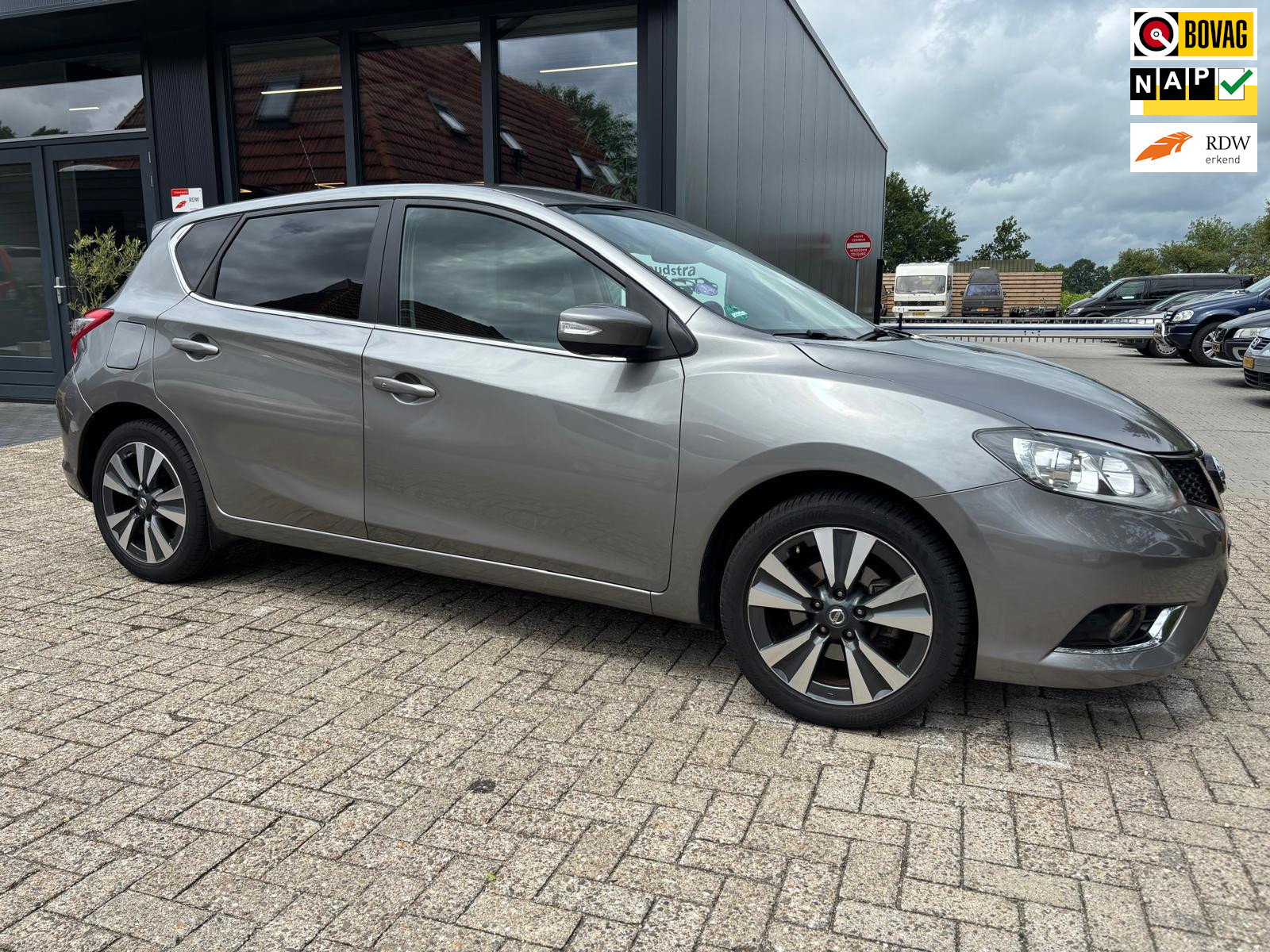 Nissan Pulsar 1.2 DIG-T Tekna, Automaat, 62000 km,leer, trekhaak, stoelverwarming, cruise, climat control, achteruitrijcamera
