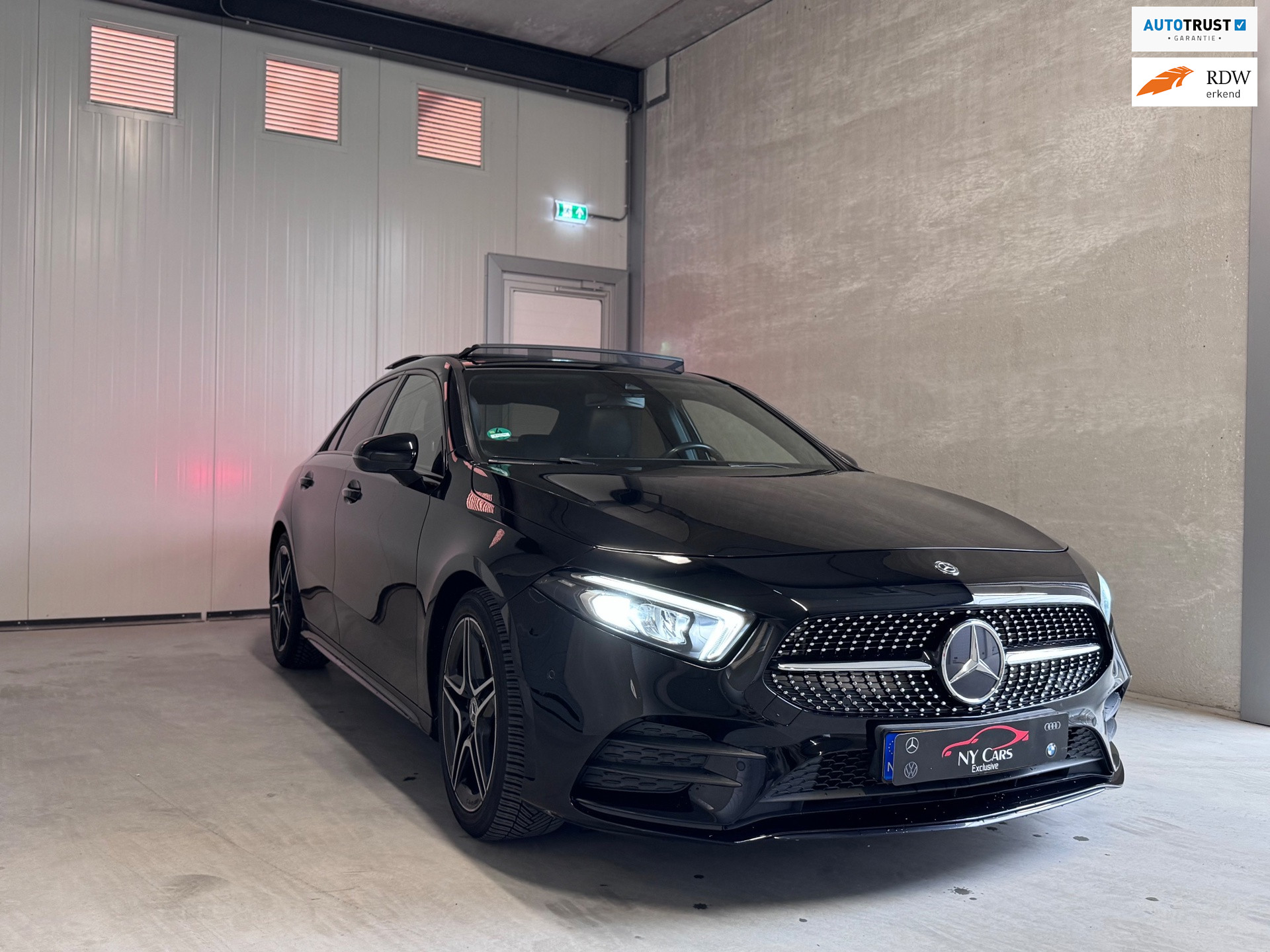 Mercedes-Benz A-Klasse 250 AMG Premium Plus 224PK Pano|Camera|Sfeer|Night|ACC