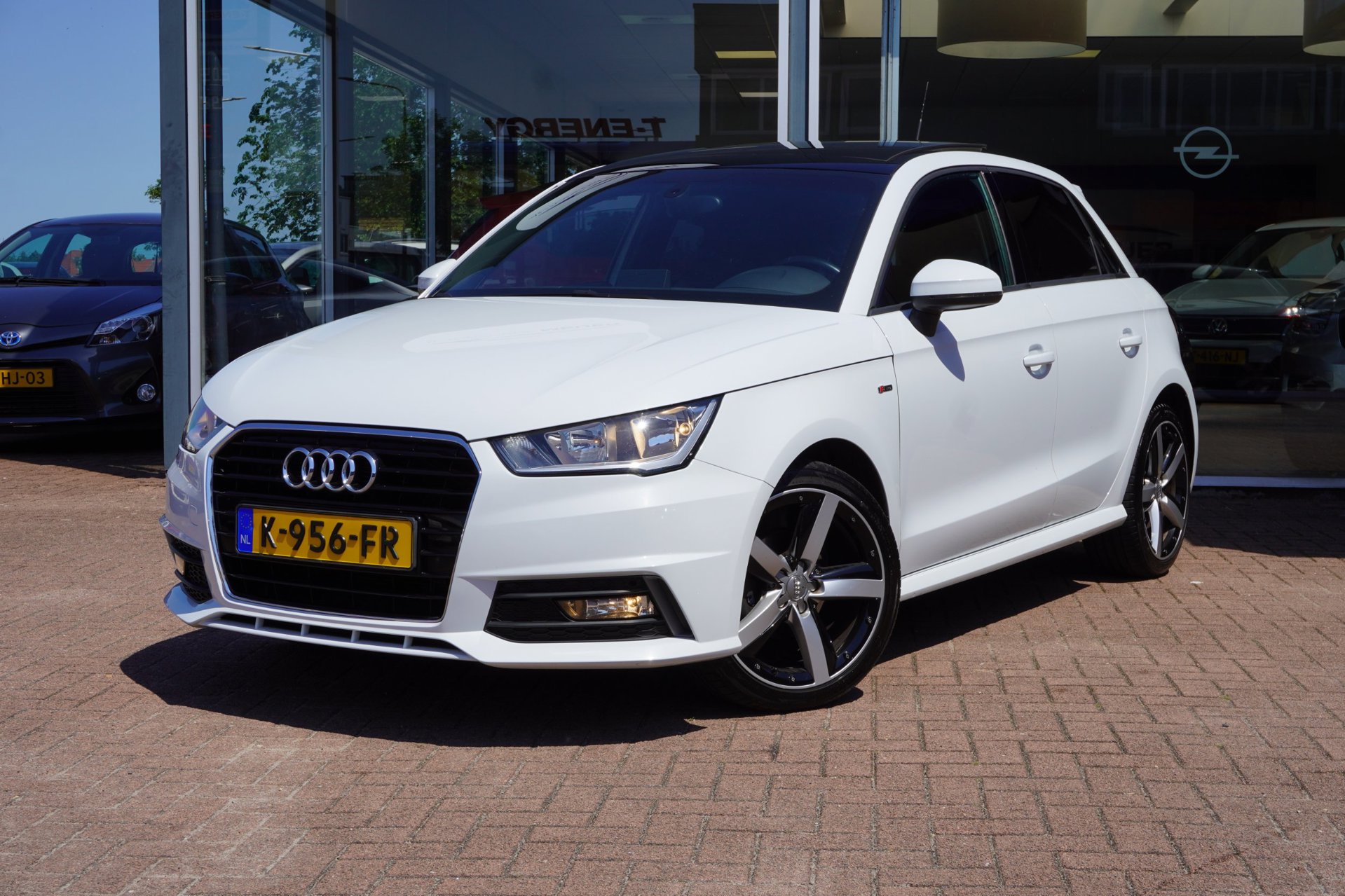 Audi A1 Sportback 1.0 TFSI Sport Pro Line S / Sline | Panodak | 5deurs | Airco | Navi | LM velgen | Inruil mogelijk