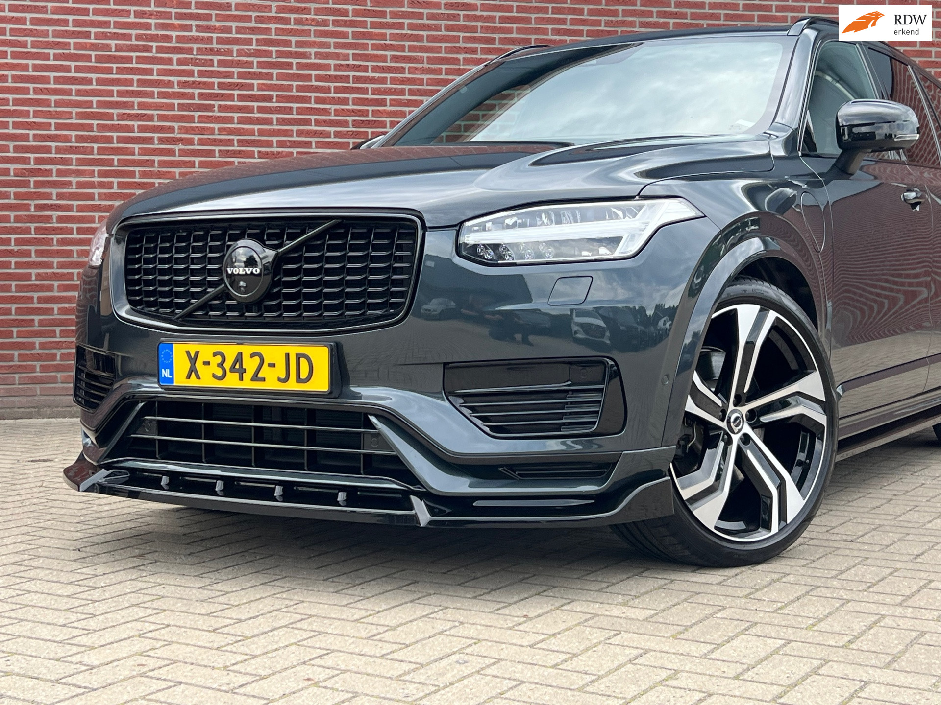 Volvo XC90 2.0 T8 Twin Engine AWD R-Design