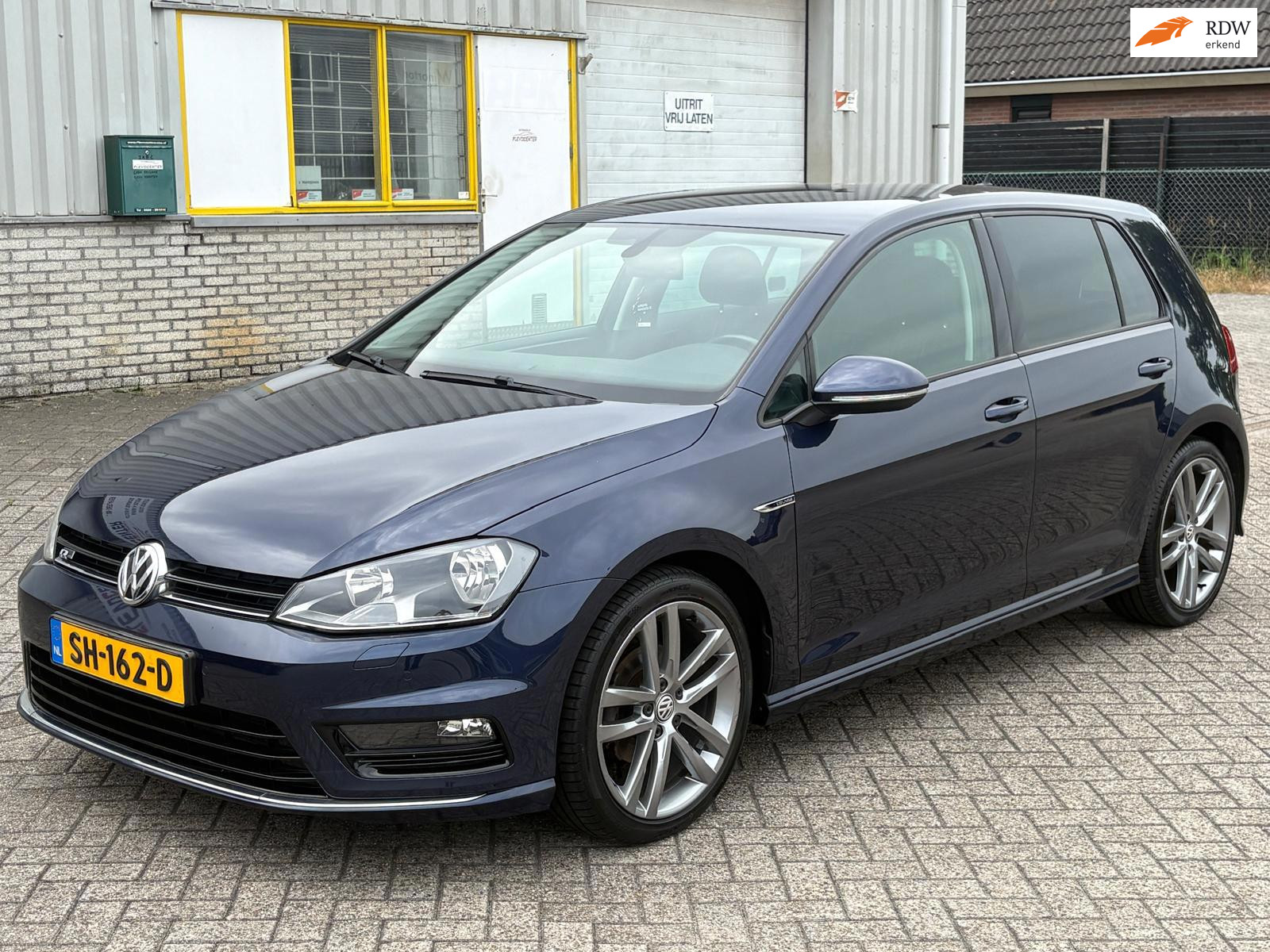 Volkswagen Golf 1.2 TSI 110 PK 6 BAK Bj 2016 R-Line Sport 5 Deurs Ecc Navi Cruise Pdc Stoelverwarming Elec.Pakket 18 Inch