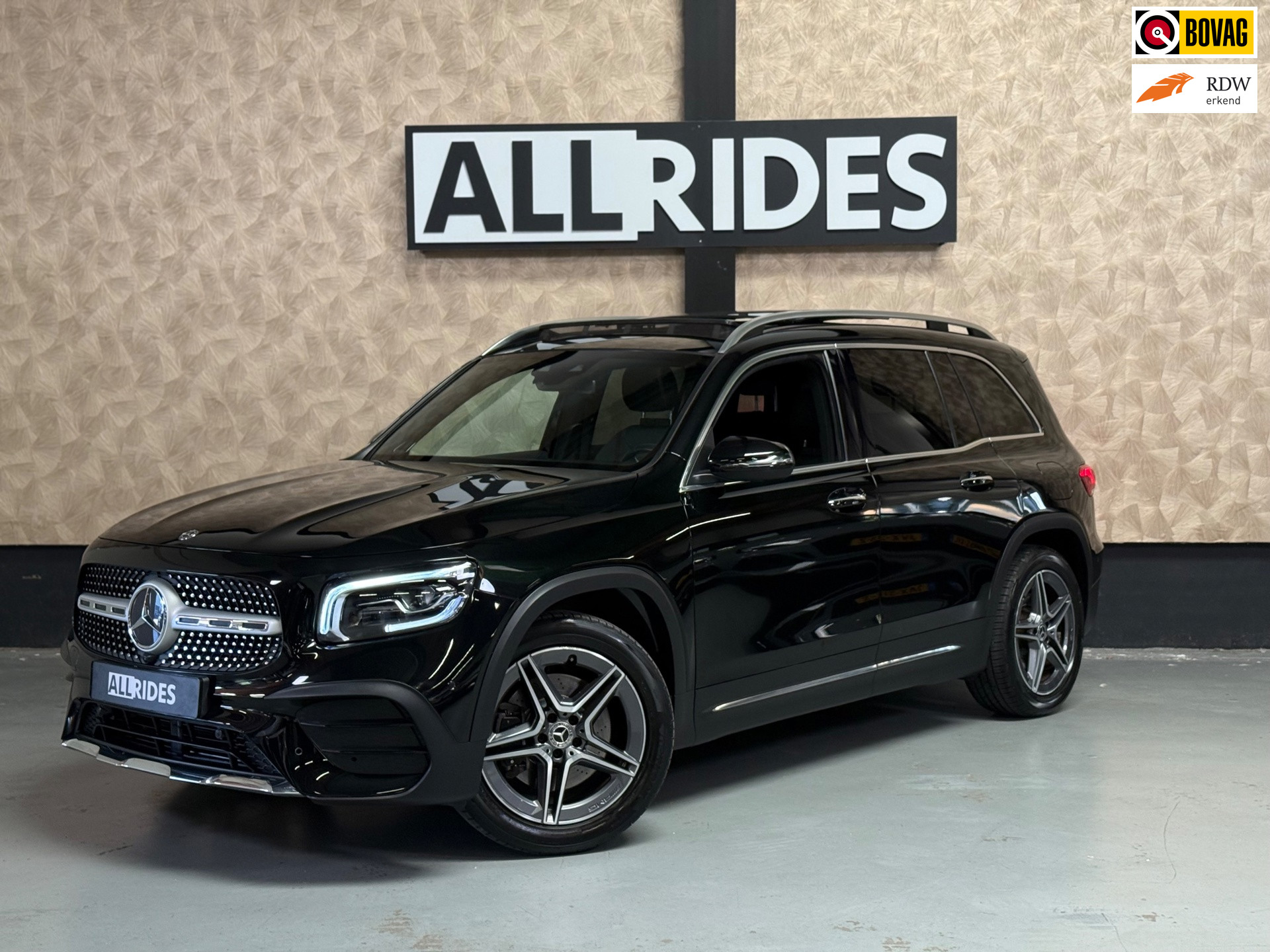 Mercedes-Benz GLB 250 Premium Plus Amg | Pano | Trekhaak | Sfeerverlichting | Camera | Carplay | Stoelverwarming | Burmester | NAP