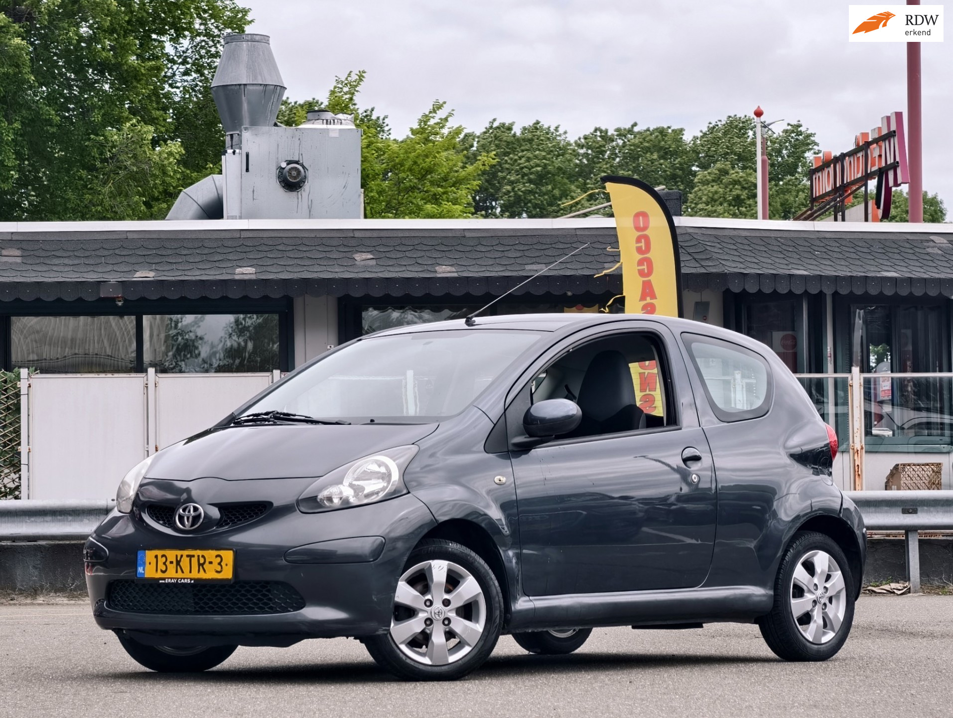 Toyota Aygo 1.0-12V / ! LAGE KM ! / STUURBEKR. / ELEKTR. RAMEN