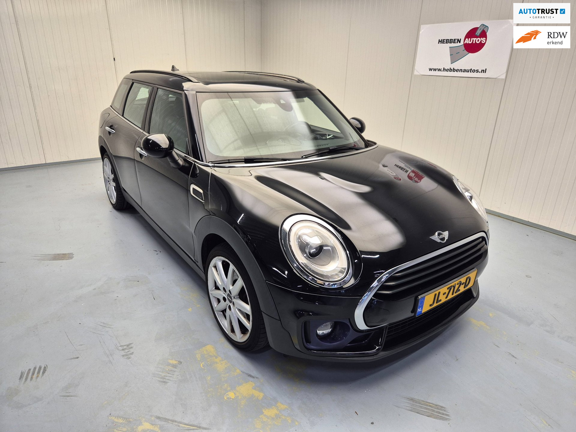 MINI Clubman 1.5 Cooper Navi Ecc Cruise Control Pano Dak Alu Velgen Pdc