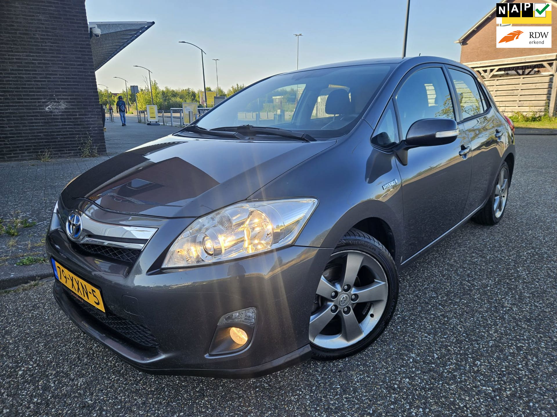Toyota Auris 1.8 Full Hybrid Dynamic Business GARANTIE