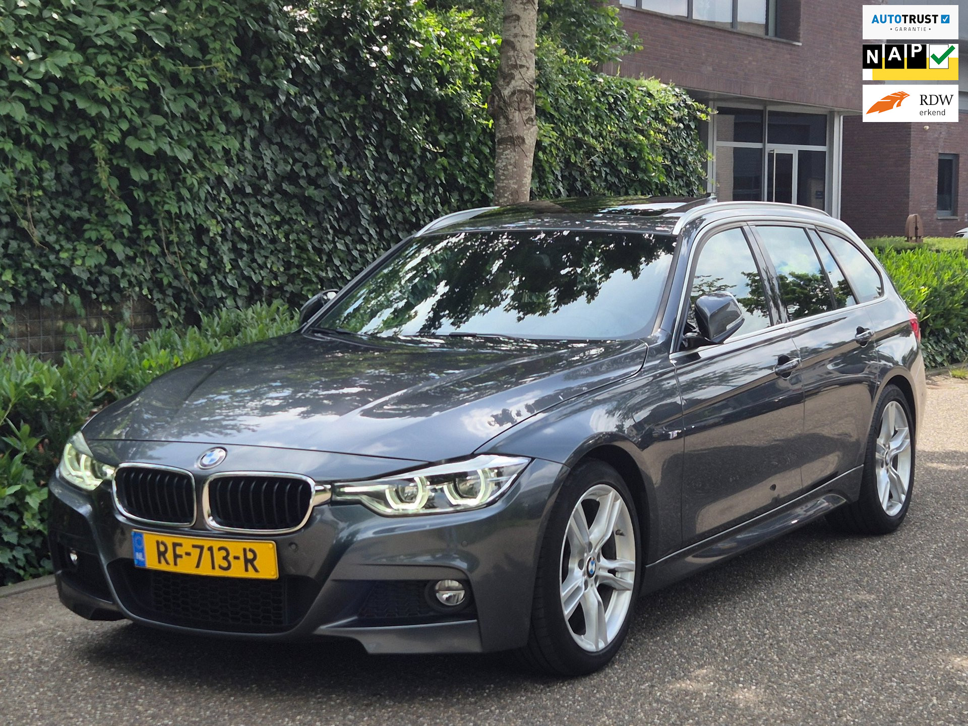 BMW 3-serie 320i M Sport High Ex Panorama A CarPlay Keyless Virtual dash Camera Touring