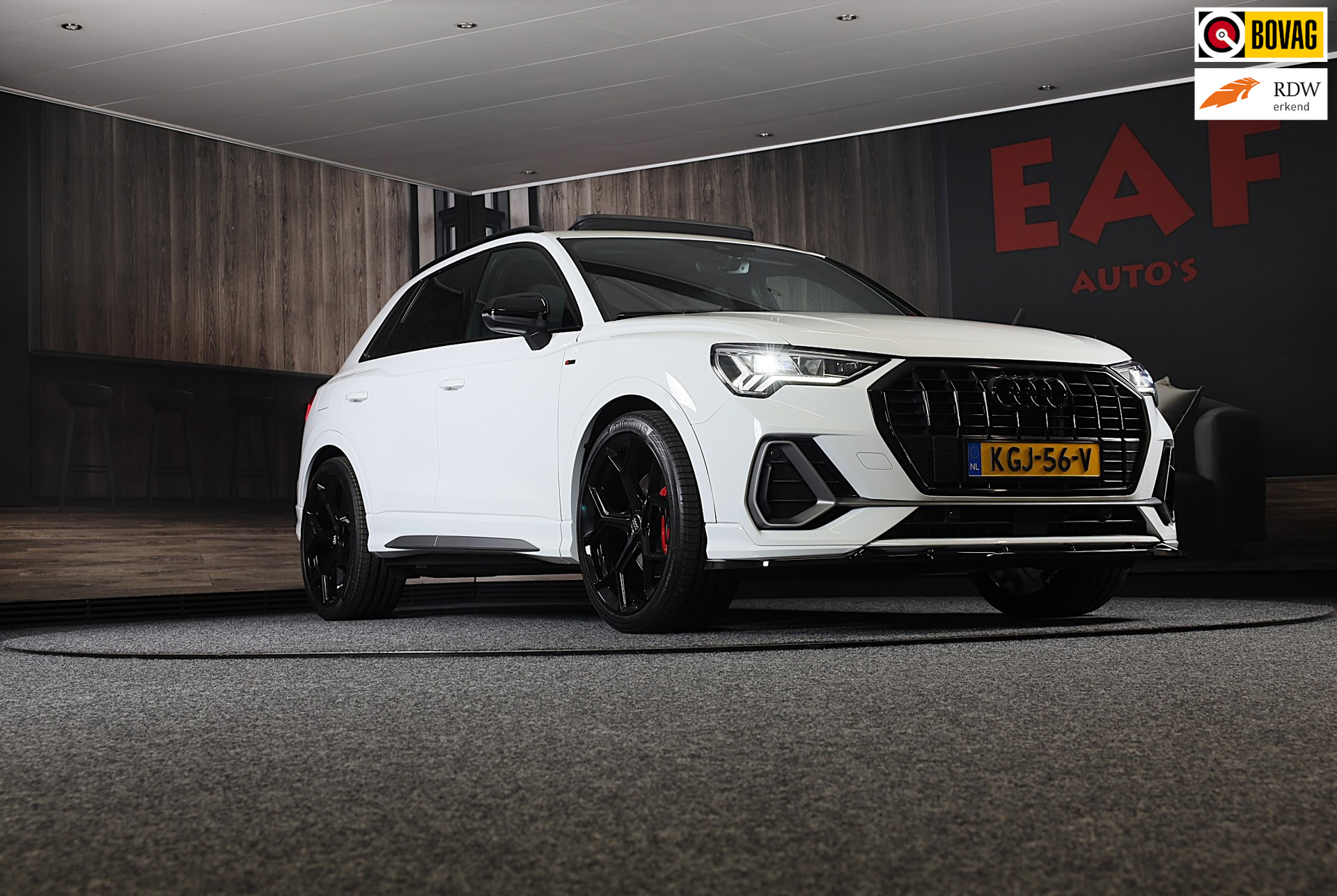 Audi Q3 45 TFSI e RSQ3 Look / AUT / Cc / Lane Assist / Camera / Dig Cockpit / Open Panoramadak / Pdc / Matrix / 21 Inch