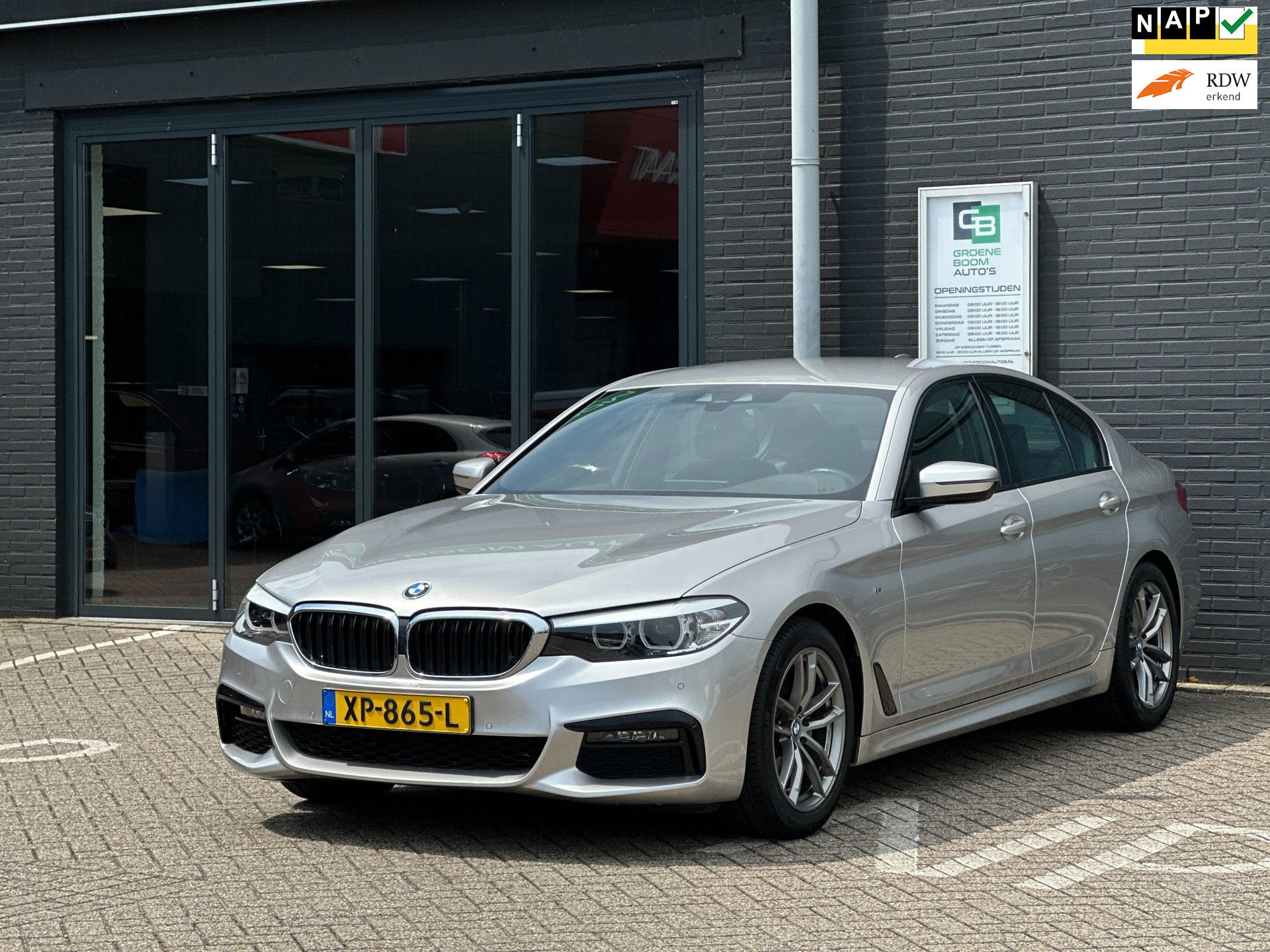 BMW 5 Serie 520i Corporate Lease Executive/M-PAKKET/NAVI/NL-AUTO NAP!!