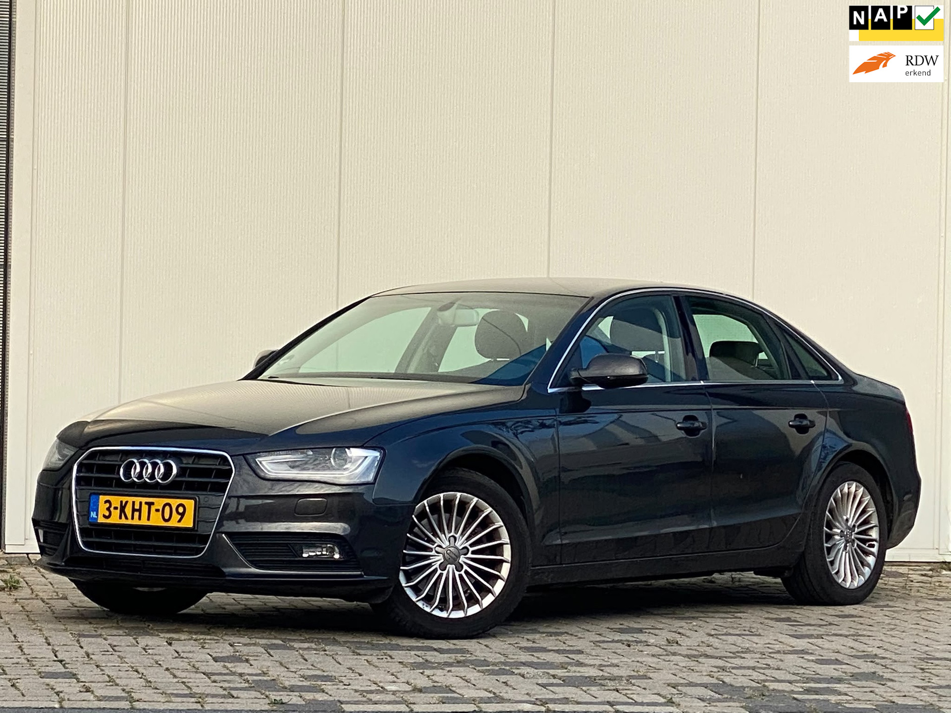 Audi A4 Limousine 2.0 TDI Business Edition Automaat Navi