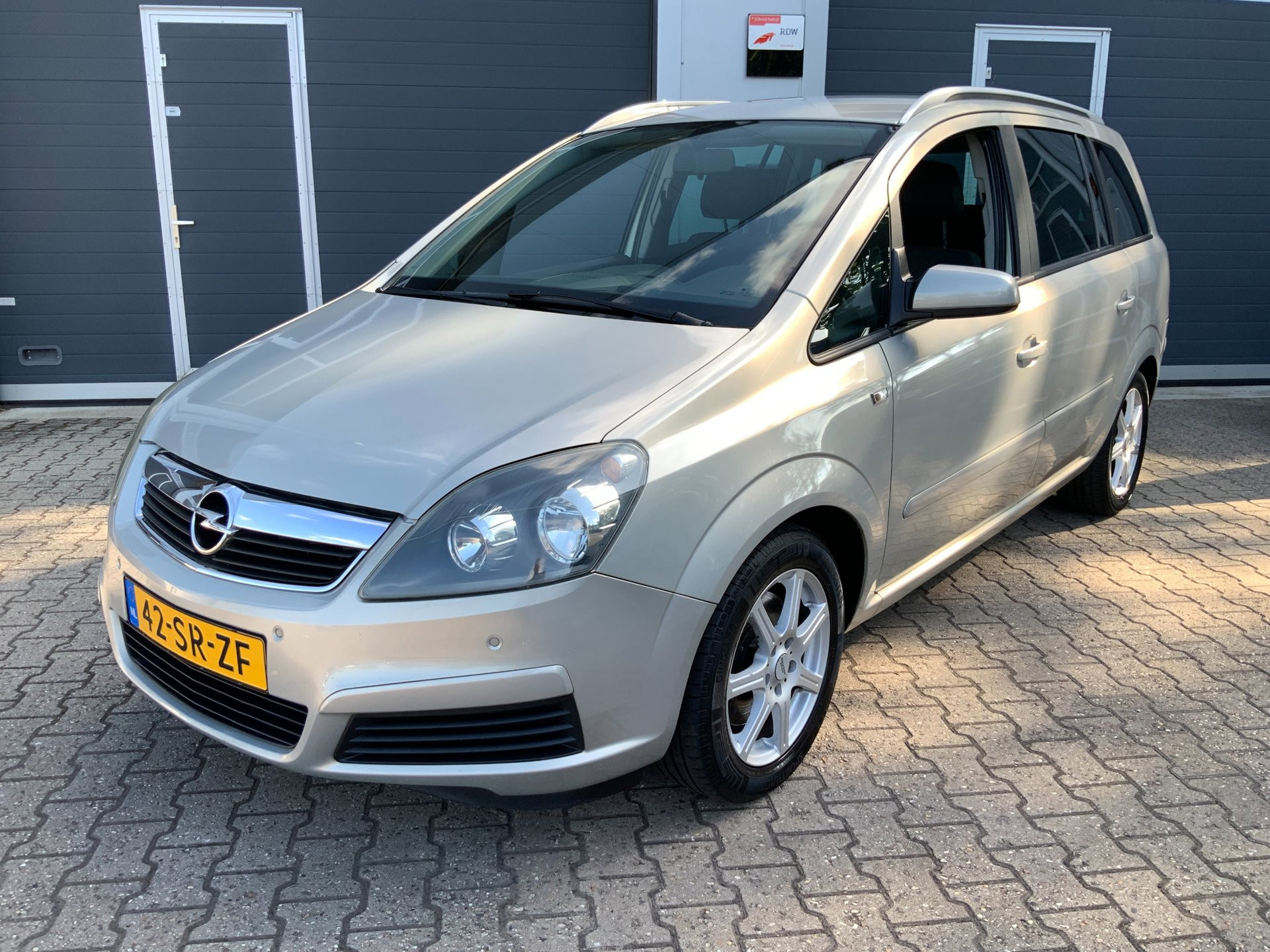 Opel Zafira 2.2 Enjoy Automaat Airco Trekhaak APK 7-2027