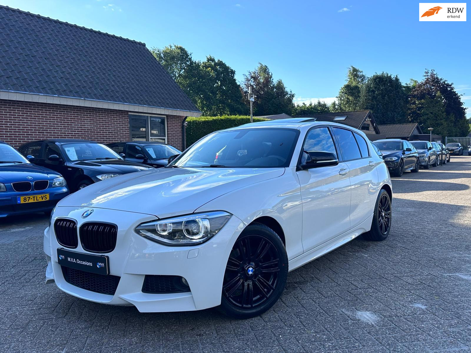 BMW 1-serie 116i High Executive M sport|Nieuwe Ketting + Klepseals|Dakje|Xenon|Climate control|Cruise control|Navigatie…