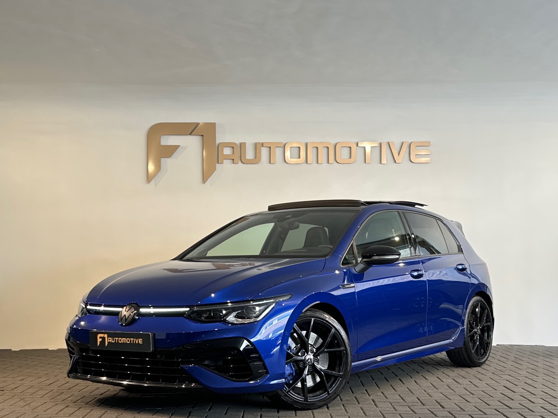 Volkswagen Golf 2.0 TSI 4M R Performance Pano|Akrapovic|Memory