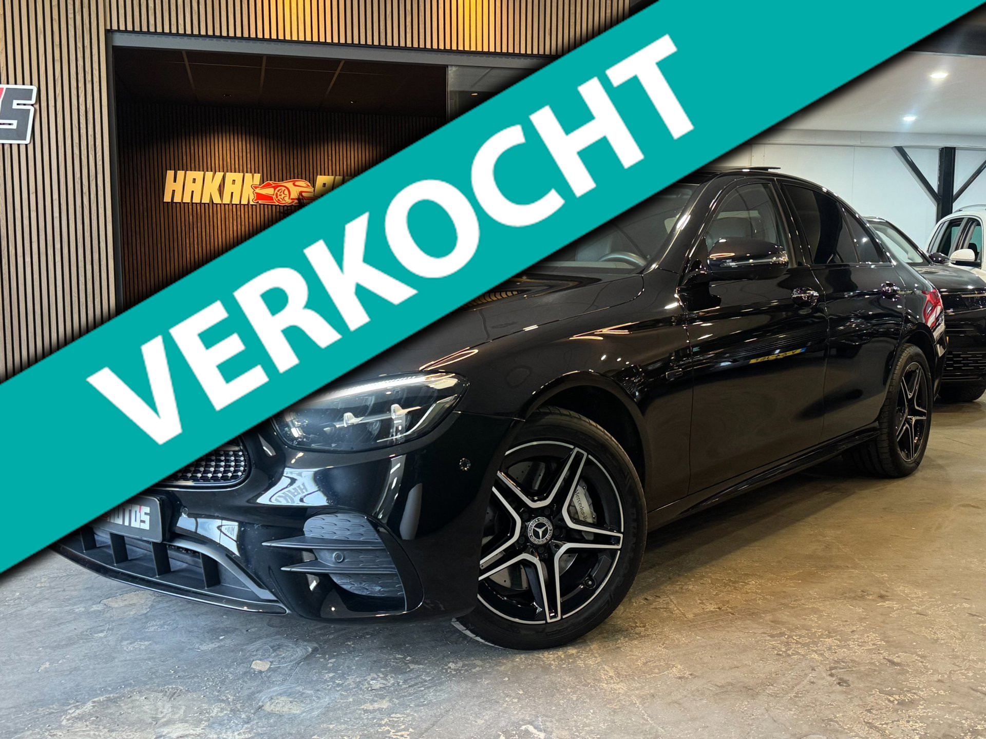 Mercedes-Benz E-Klasse 300 e 4MATIC AMG Line | Pano | Trekhaak | Widescreen