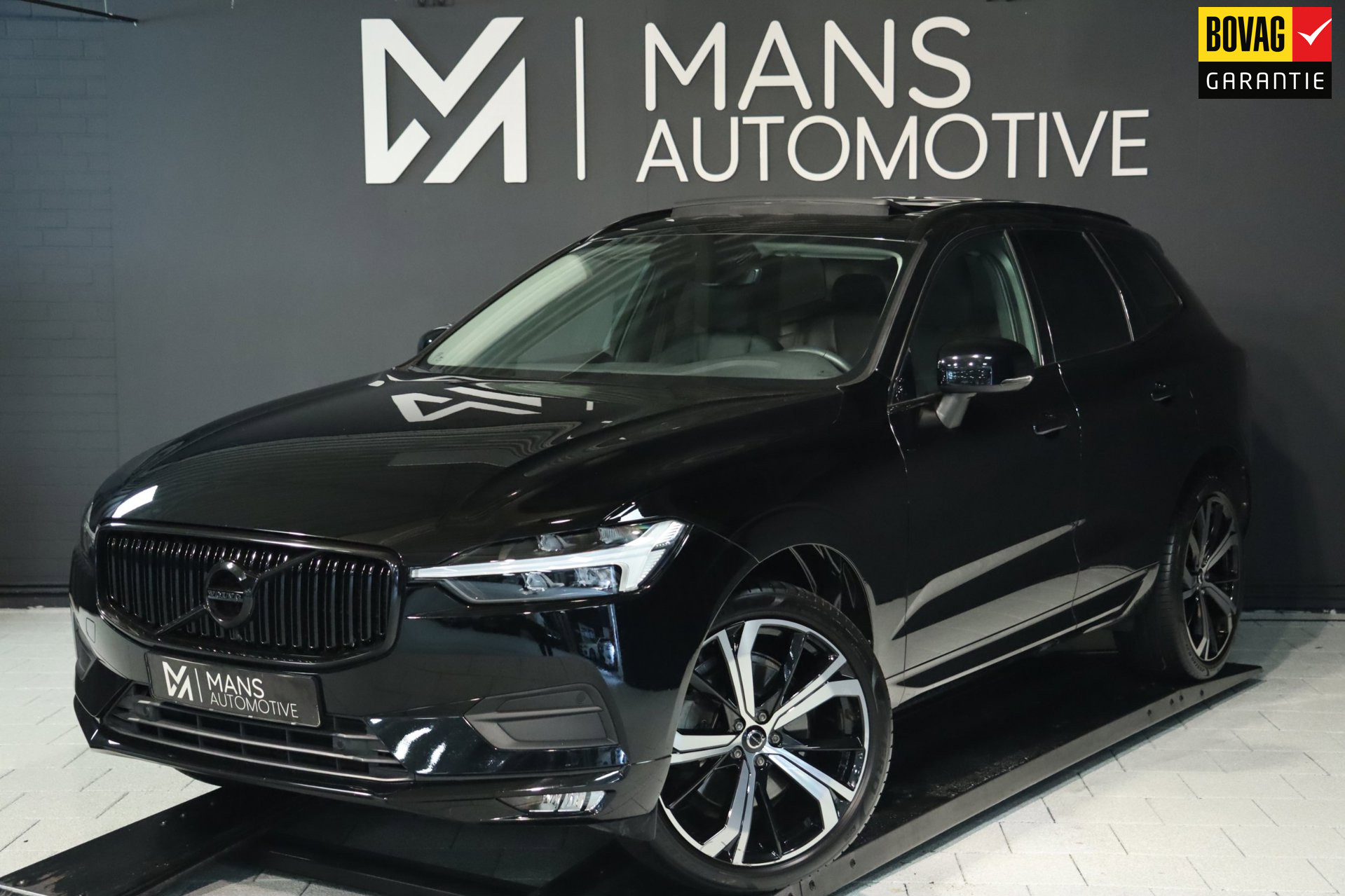 Volvo XC60 2.0 B5 / PANO / ACC / CAMERA / KEYLESS / STUUR+STOELVERW