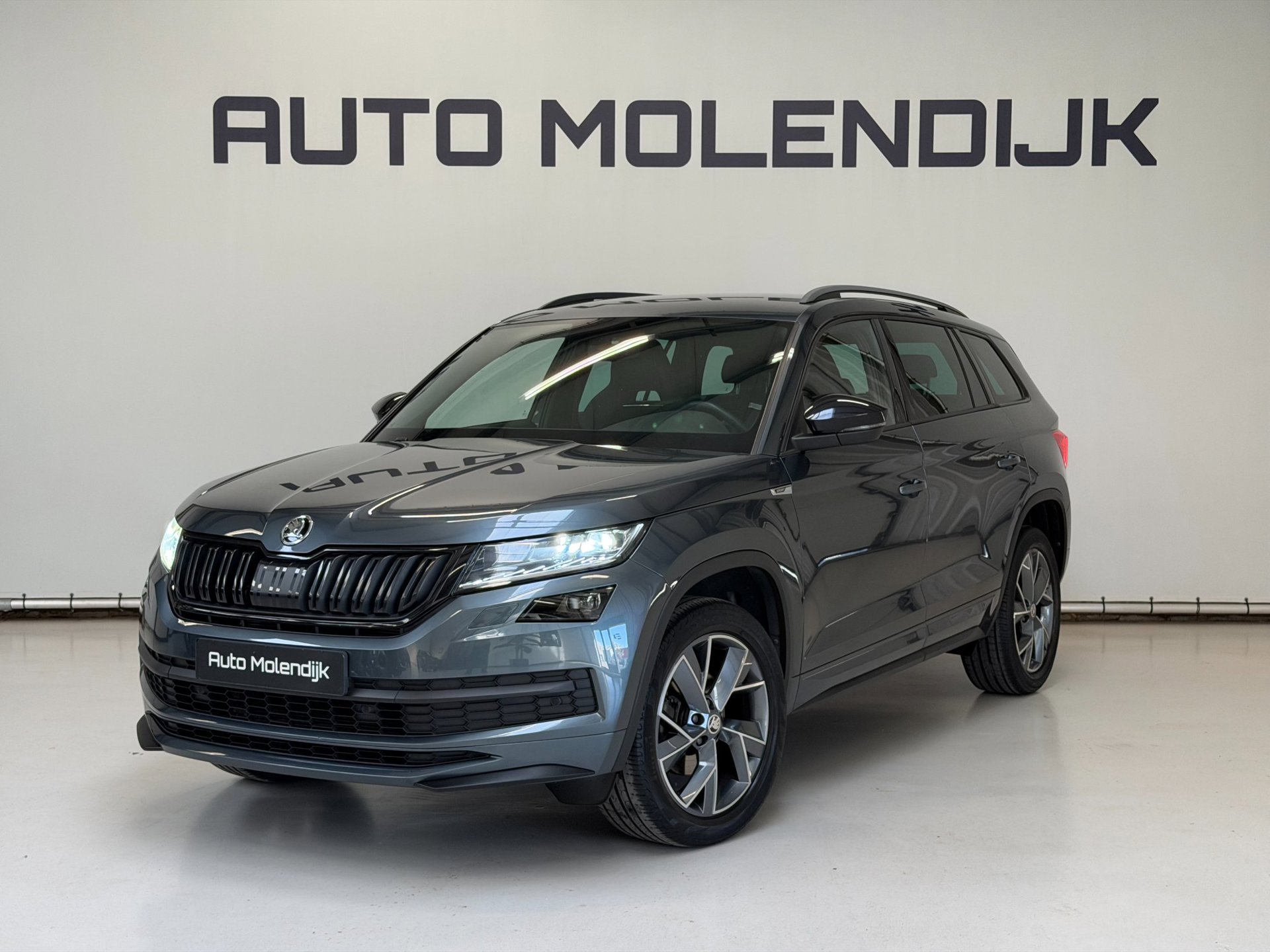 Škoda Kodiaq 1.5 TSI 150 PK DSG Sportline / Camera / Trekhaak / memory / 19 inch / dealer onderhoud