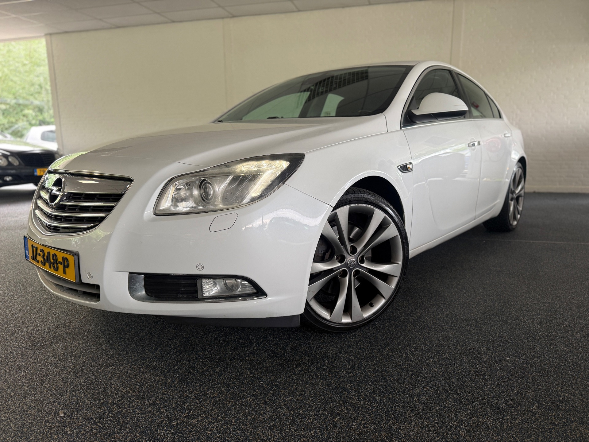 Opel Insignia 2.8 T V6 Cosmo 4×4 | Bi Xenon | LMV 20” | Half Leder | Cruise | PDC |
