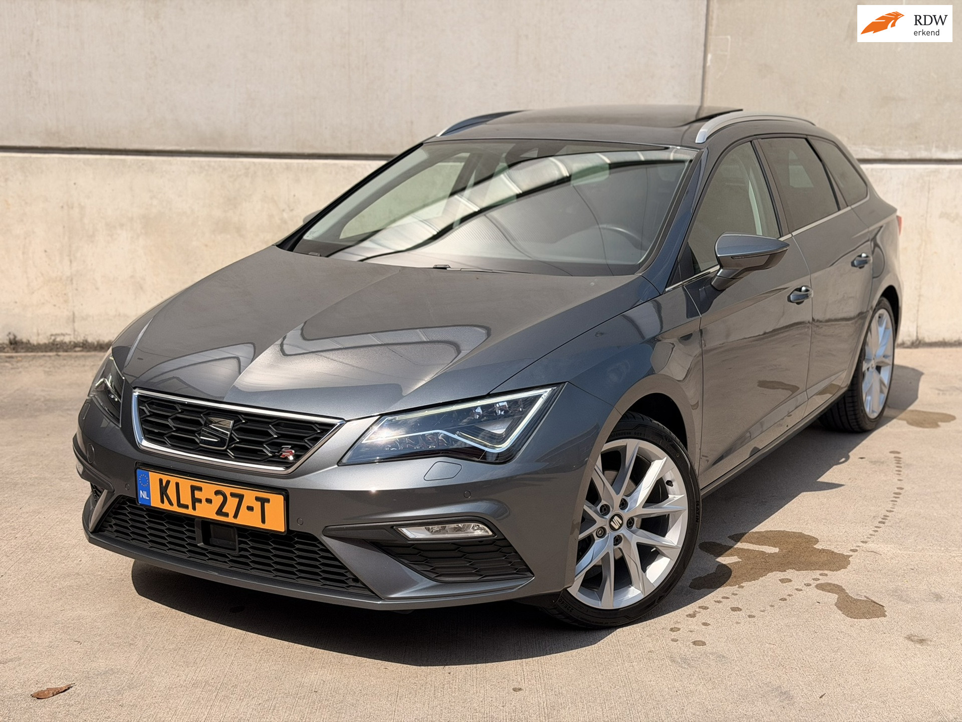 SEAT Leon ST FR 1.4 TSI DSG Pano 18′ Camera CarPlay ACC Sfeerverlichting