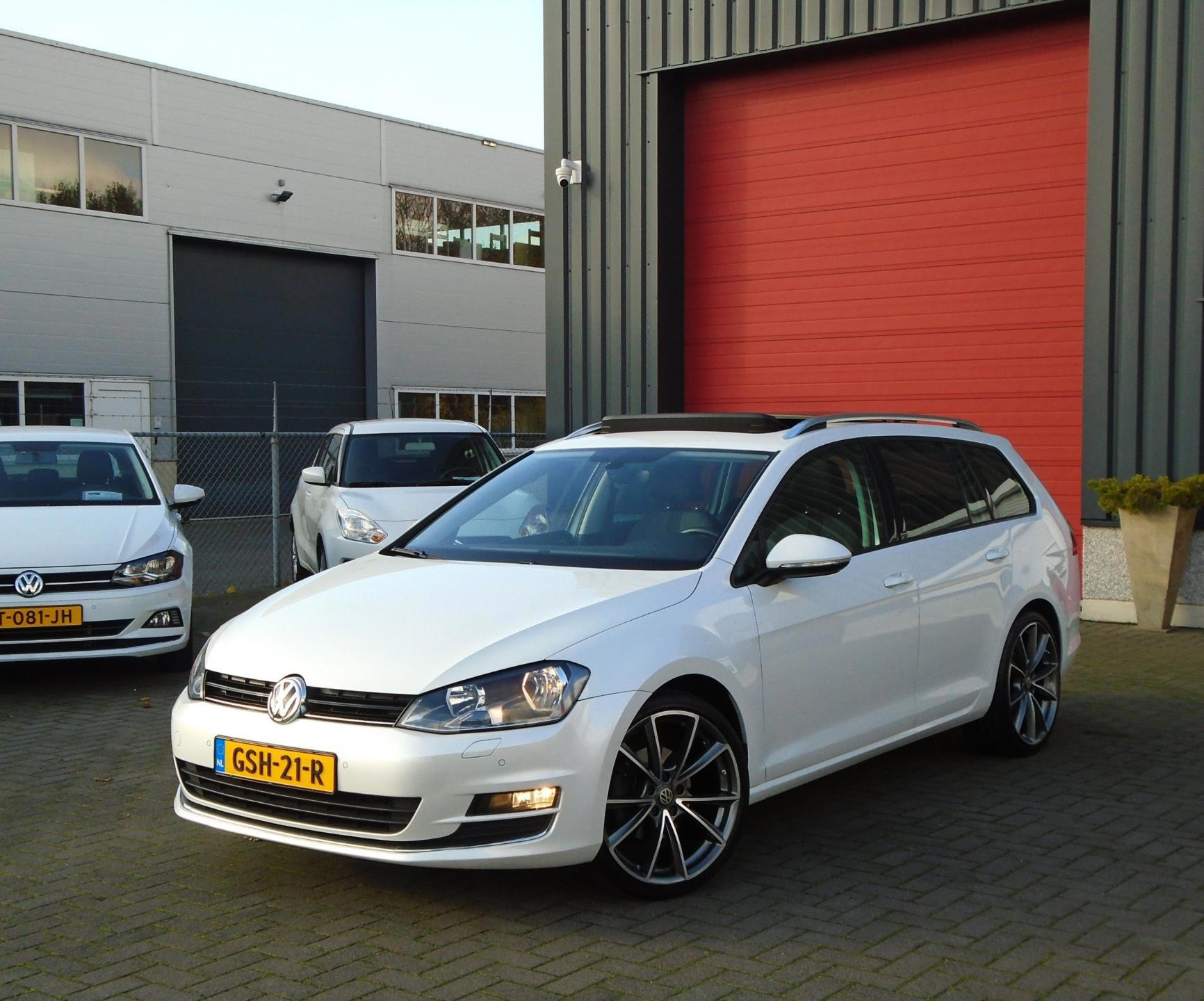 Volkswagen Golf Aut,Pano-Dak,LM-V 19″