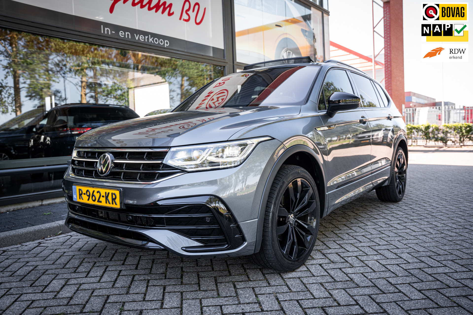 Volkswagen Tiguan Allspace 1.5 TSI R-Line Business+ | 7 persoons | Panoramadak | Leder | Trekhaak | Carplay | Stoel en stuurverw.|