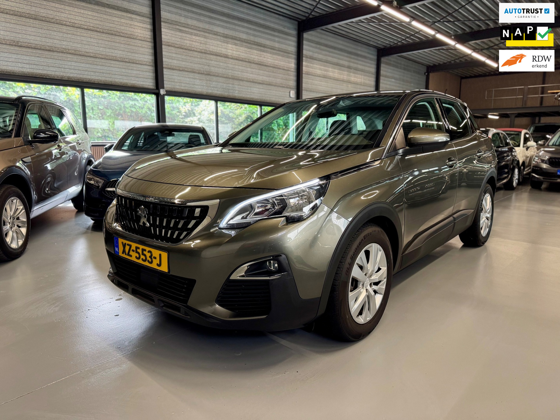 Peugeot 3008 1.2 PureTech Blue Lease Executive